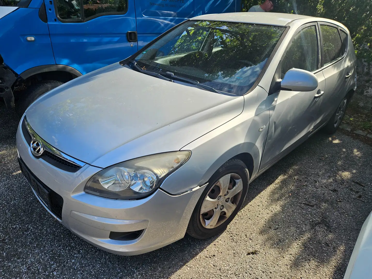 Hyundai i30 i30 1,6 CVVT Comfort KLIMA EURO5! Grau - 1