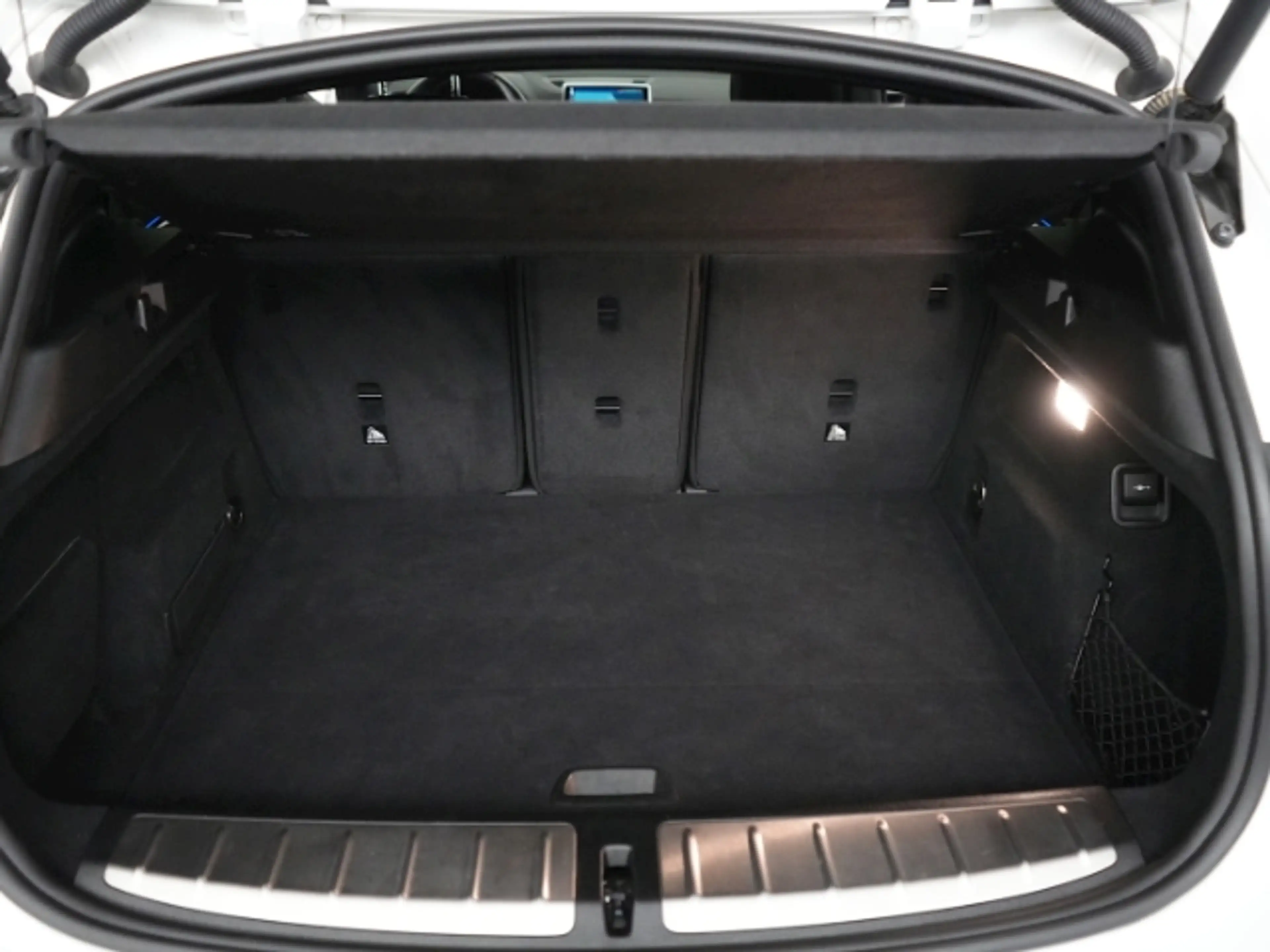 BMW X2 sDrive 18 i ADVANTAGE PLUS DCT+NAVI+SITZHEIZUNG+LE — photo 9