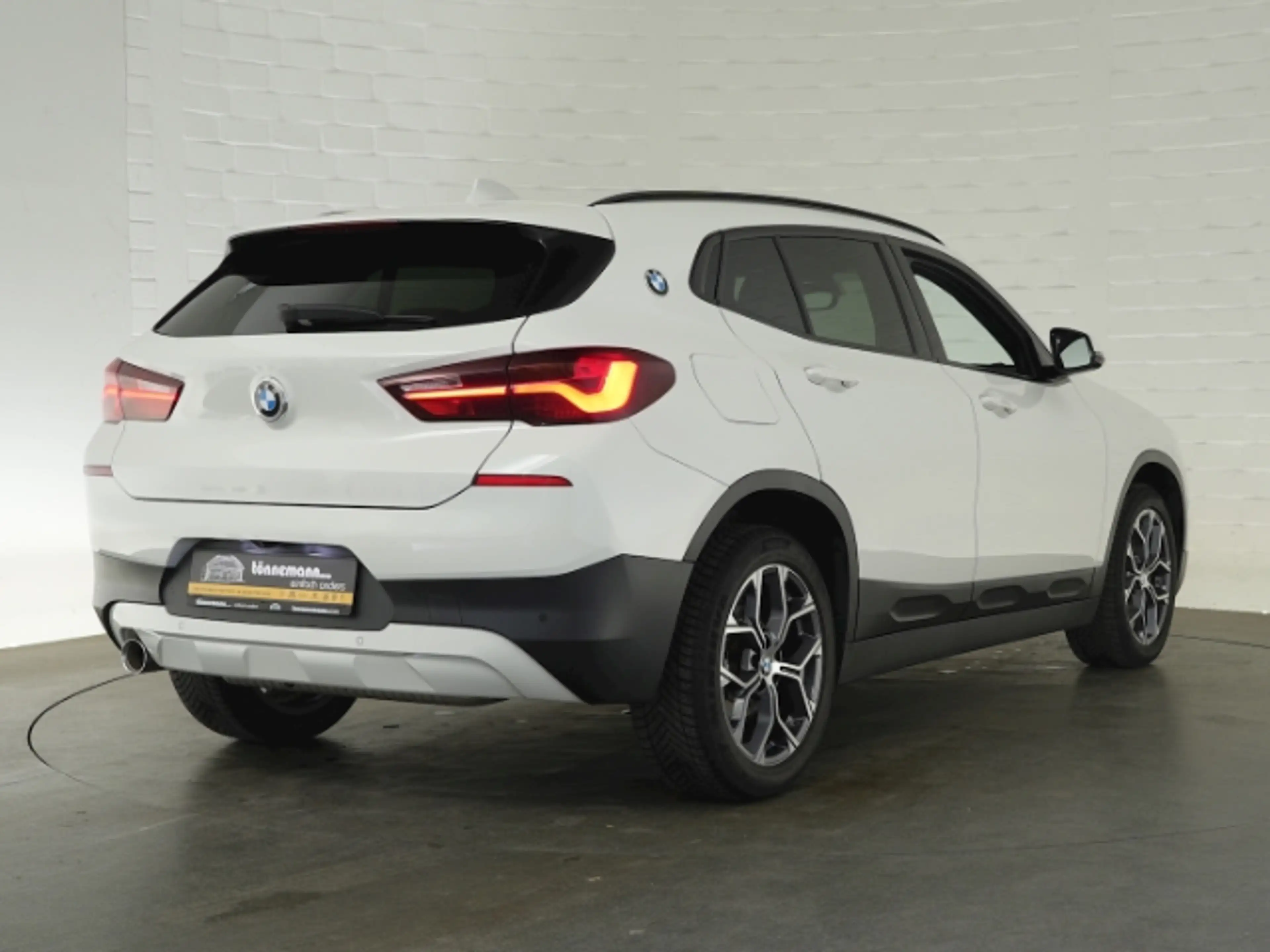 BMW X2 sDrive 18 i ADVANTAGE PLUS DCT+NAVI+SITZHEIZUNG+LE — photo 3