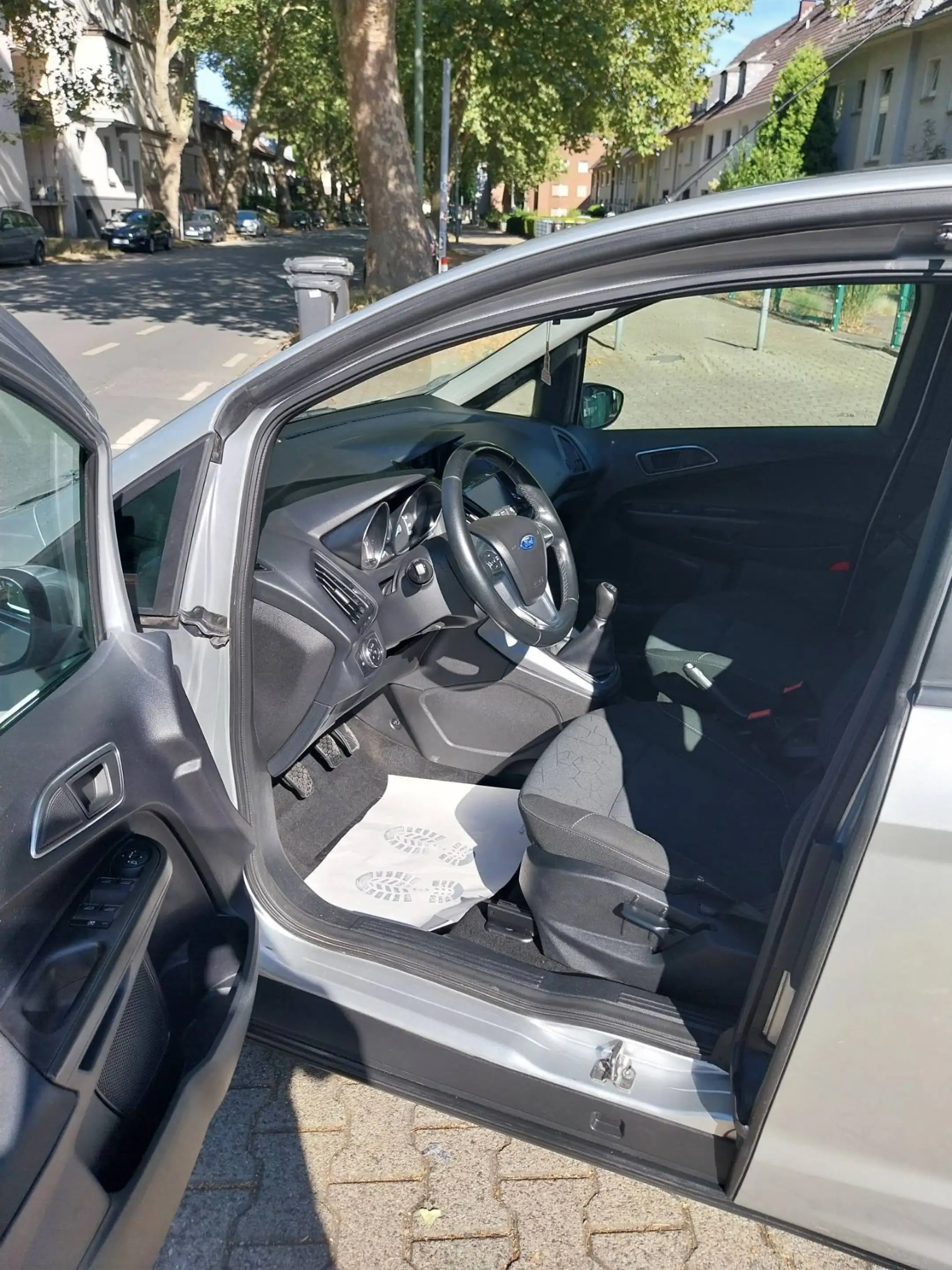Ford B-Max Trend — photo 10