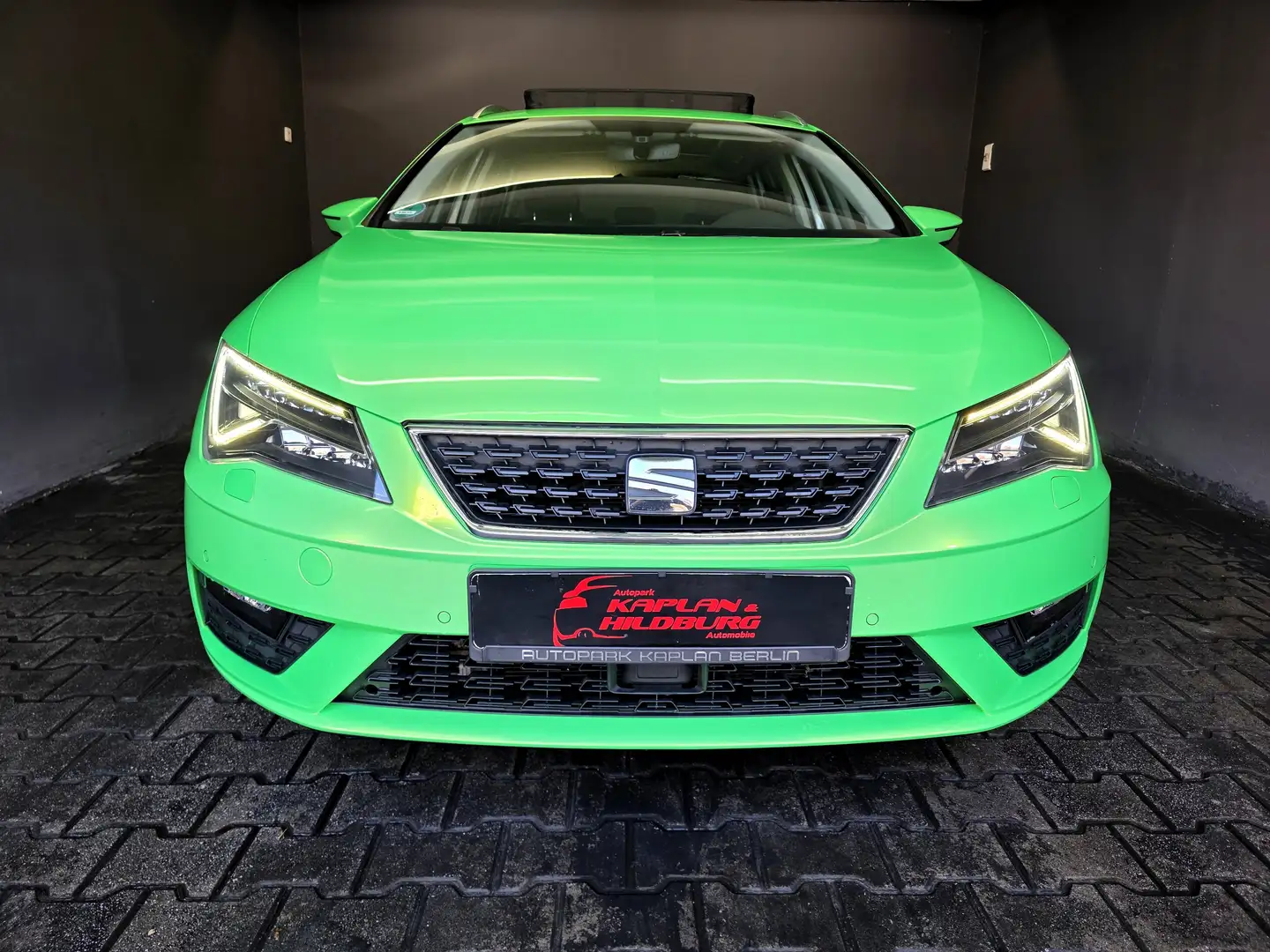 SEAT Leon ST TGI 1.4 ST Style, CNG / BENZIN, PANO, LED,R-KAM Vert - 2