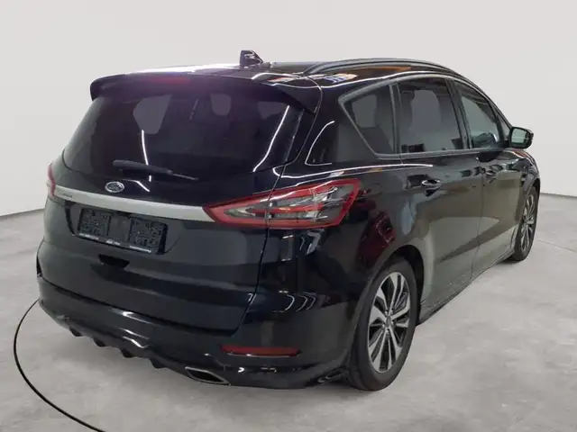 Ford S-Max view 4