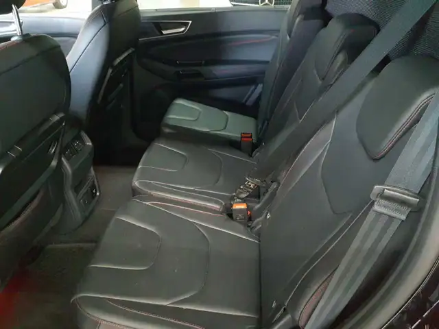 Ford S-Max view 13