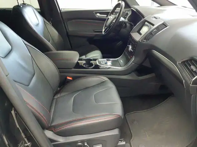 Ford S-Max view 8