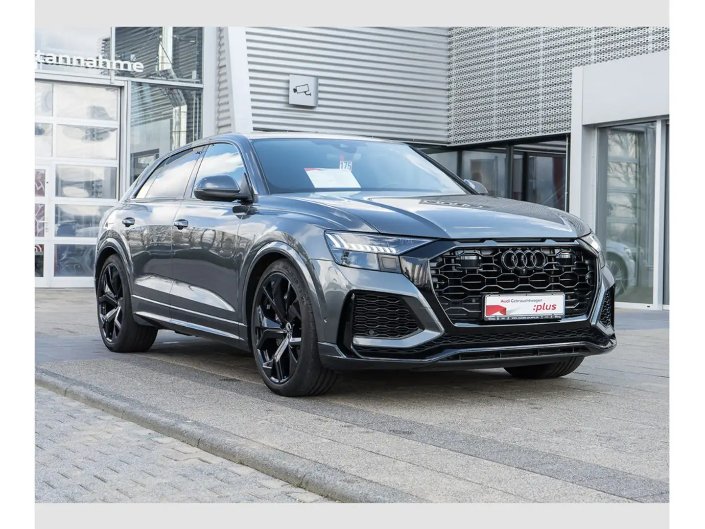 Audi RS Q8 Grau - 2