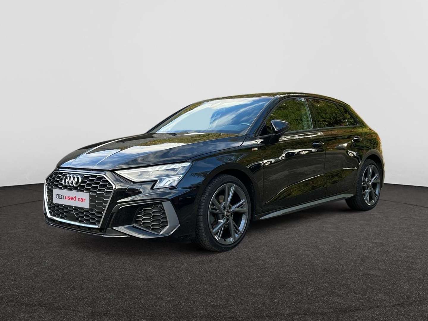 Audi A3 nuo 445 €/ mėn Benzinas 2023m. Hečbekas Automatinė