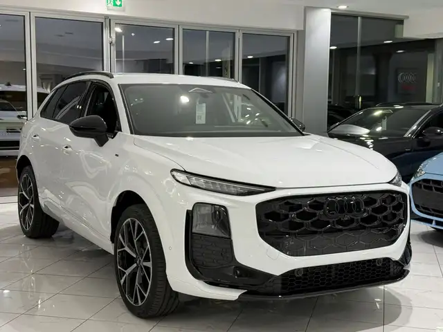 Audi Q3 Q3 1.5 e-hybrid S line edition 272cv s-tronic