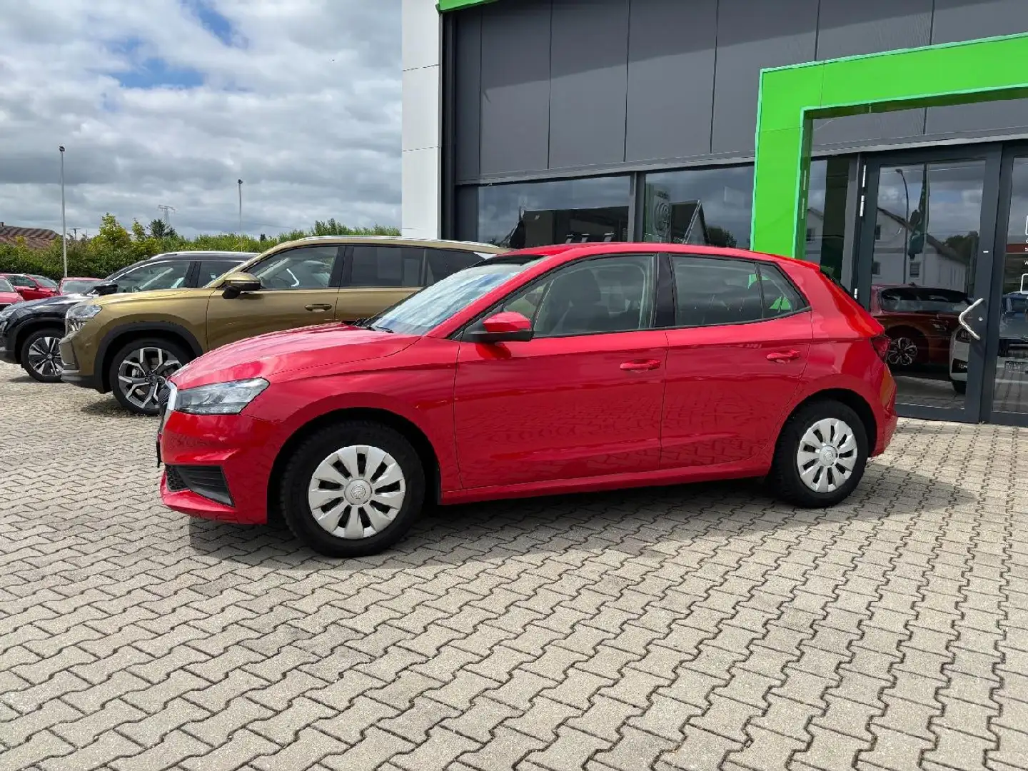 Skoda Fabia Fabia 1.0 MPI Active *LED+DAB+Bluetooth Rood - 2