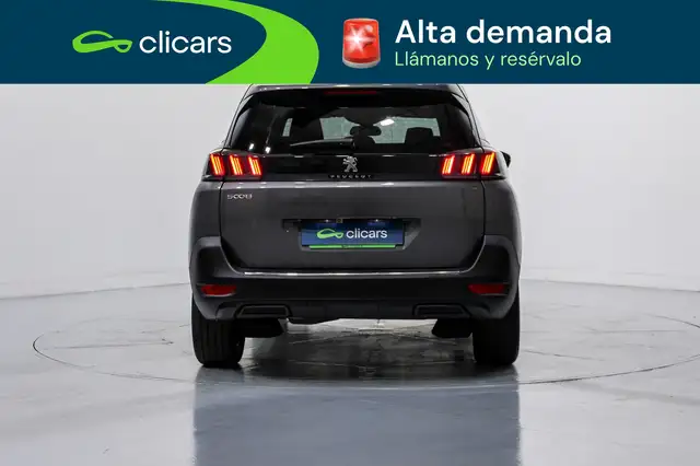 Peugeot 5008 view 4