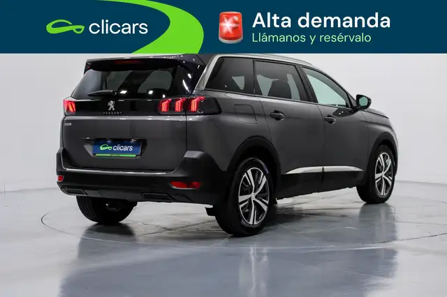 Peugeot 5008 view 5