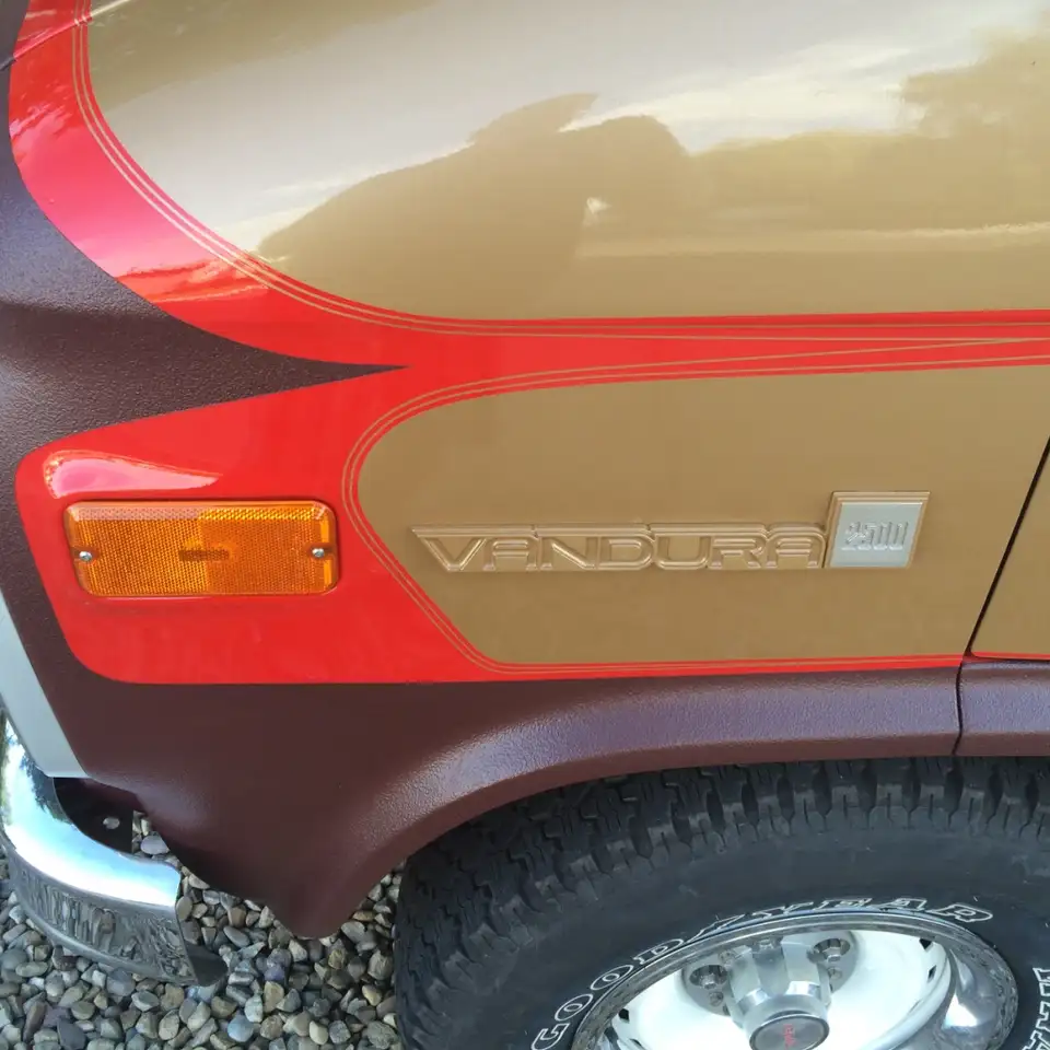 GMC Savana снимка GMC Savana