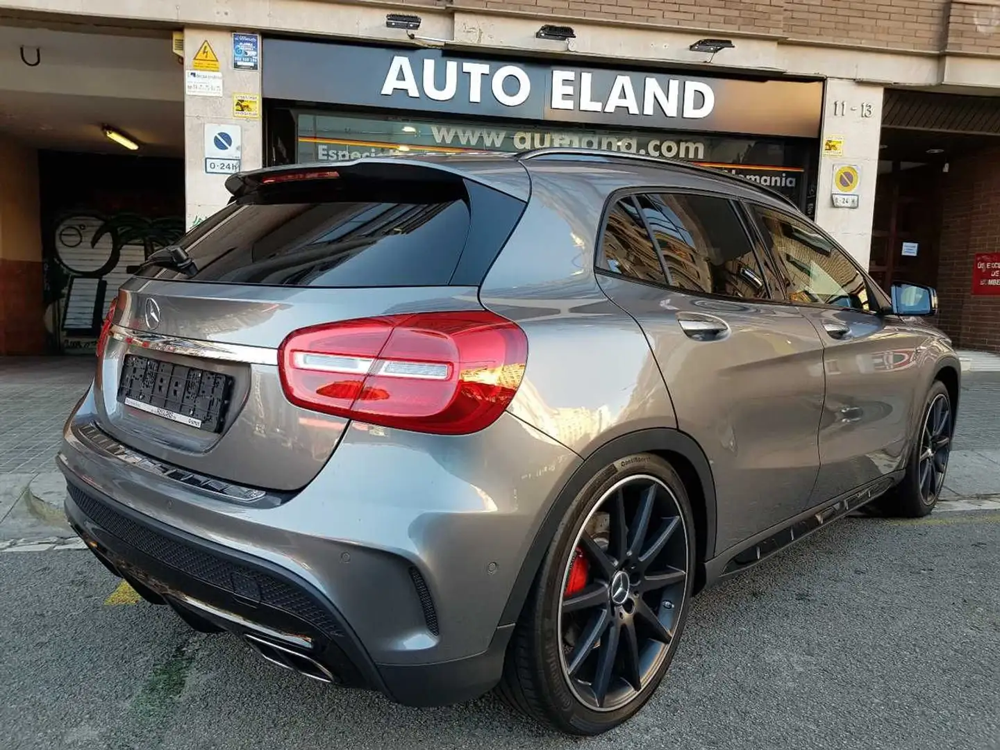 Mercedes-Benz GLA 180 45 AMG 4Matic 360 Aut. Сірий - 1