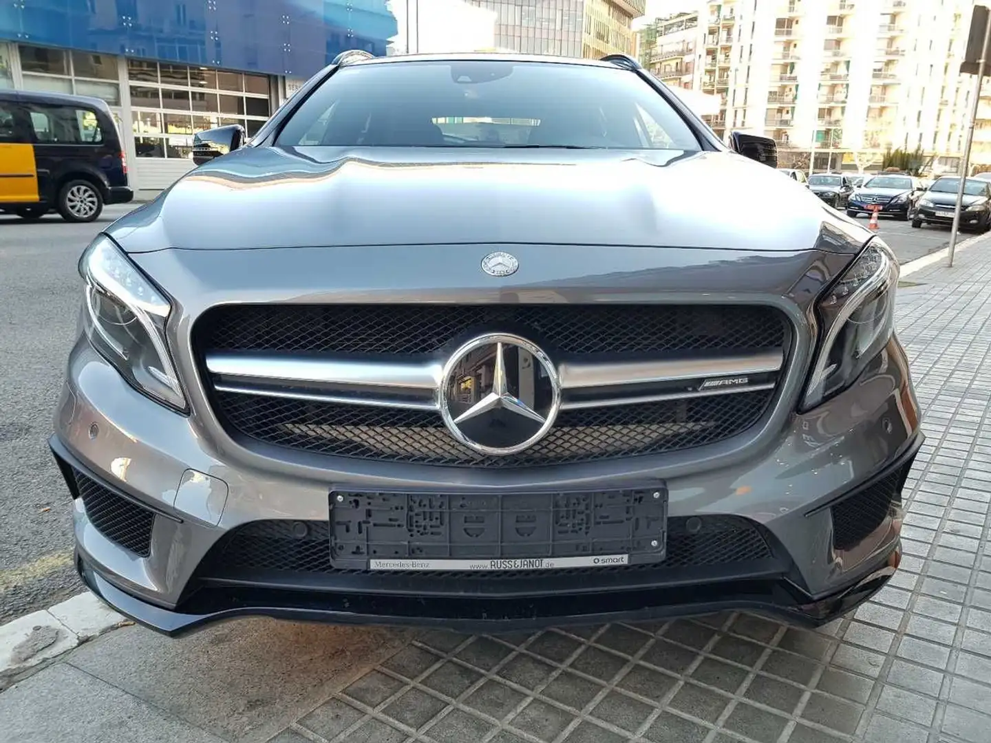 Mercedes-Benz GLA 45 AMG 4Matic 360 Aut. Gris - 2