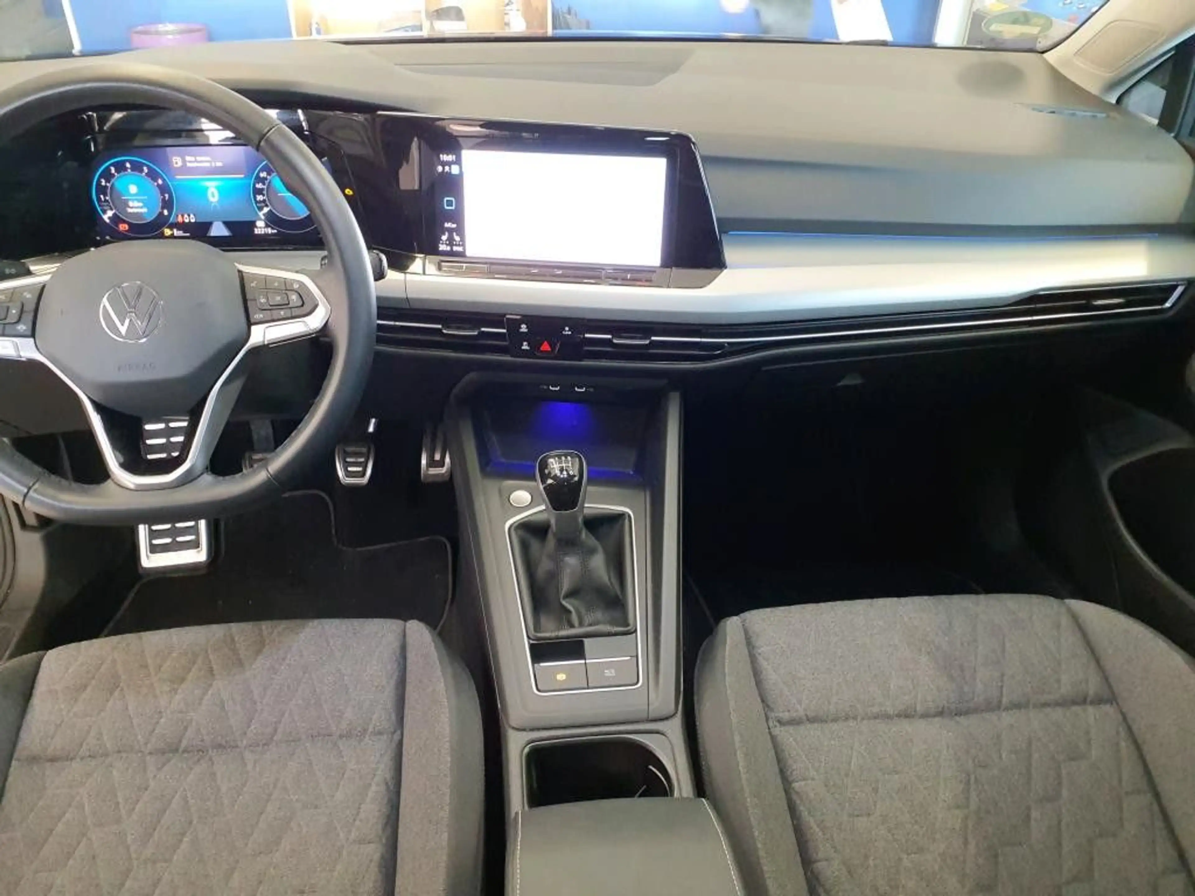Volkswagen Golf *VIII*Limo*Move*App-Con*Kamera*ACC*LED* — photo 3
