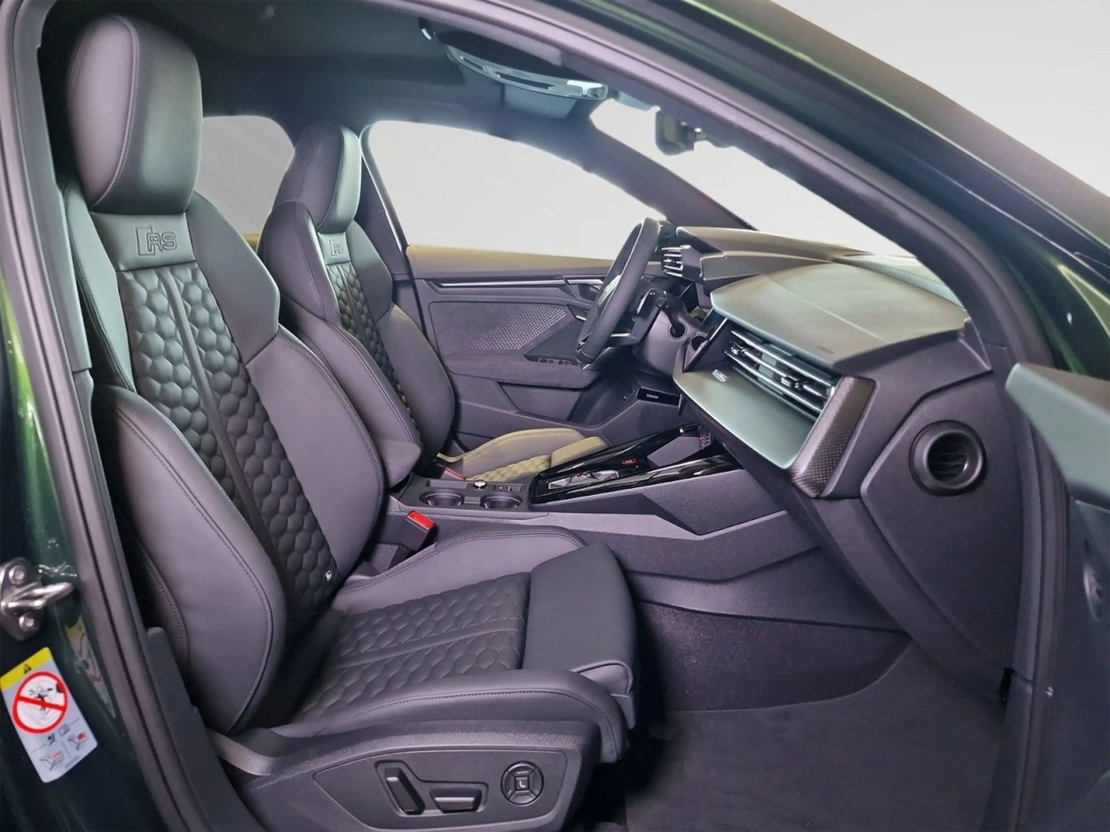 Audi RS3 RS3 Limousine TFSI quattro S-tronic Leder Navi+ — photo 10