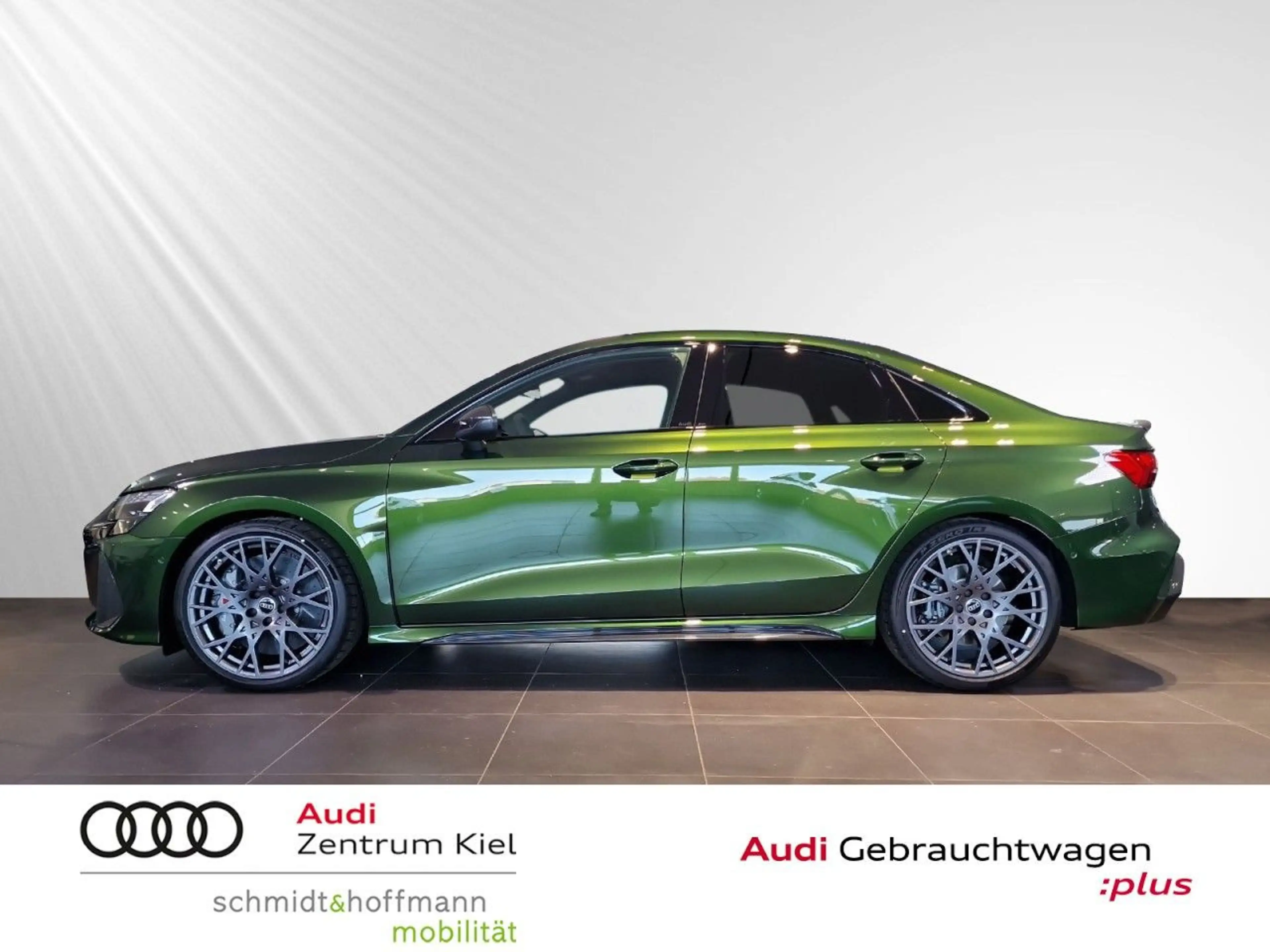 Audi RS3 RS3 Limousine TFSI quattro S-tronic Leder Navi+ — photo 4