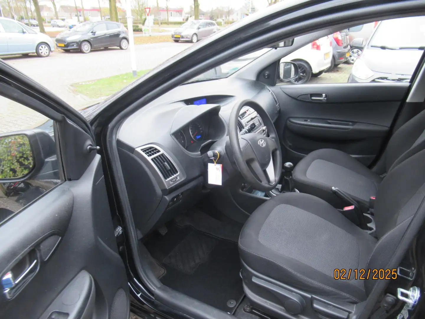 Hyundai i20 1.2i Business Edition Zwart - 2