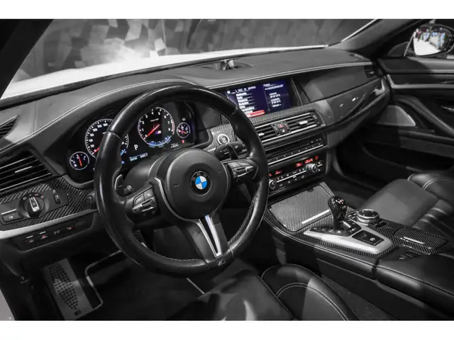 BMW M5 view 9