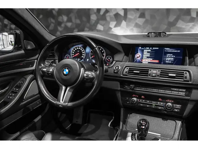 BMW M5 view 14