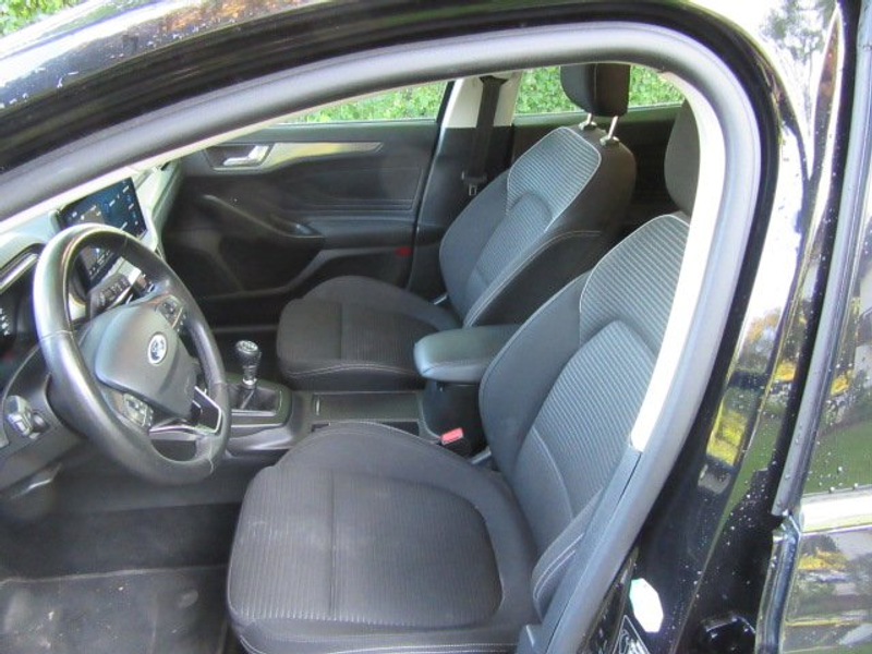 Ford Focus Titanium — photo 9