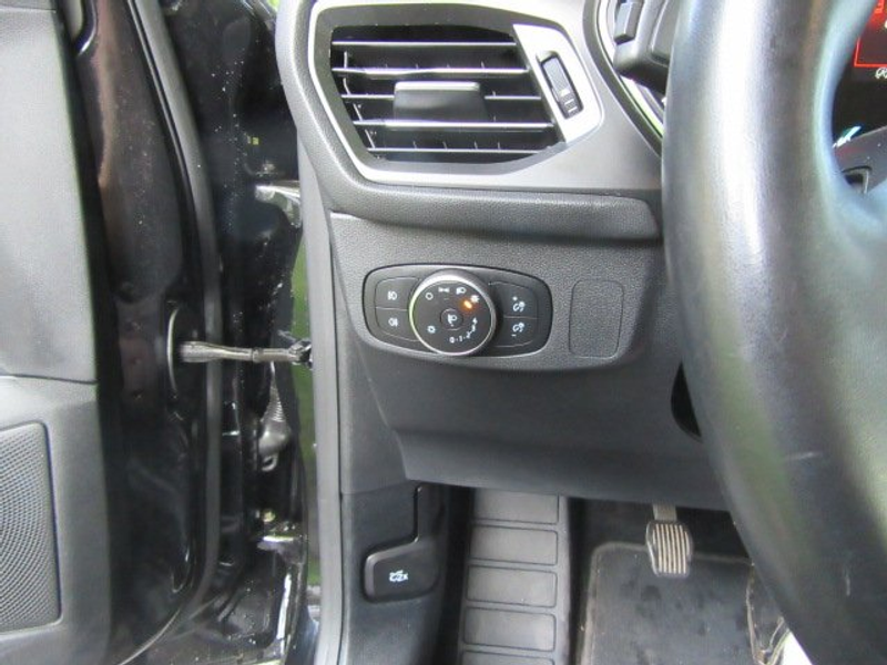 Ford Focus Titanium — photo 10