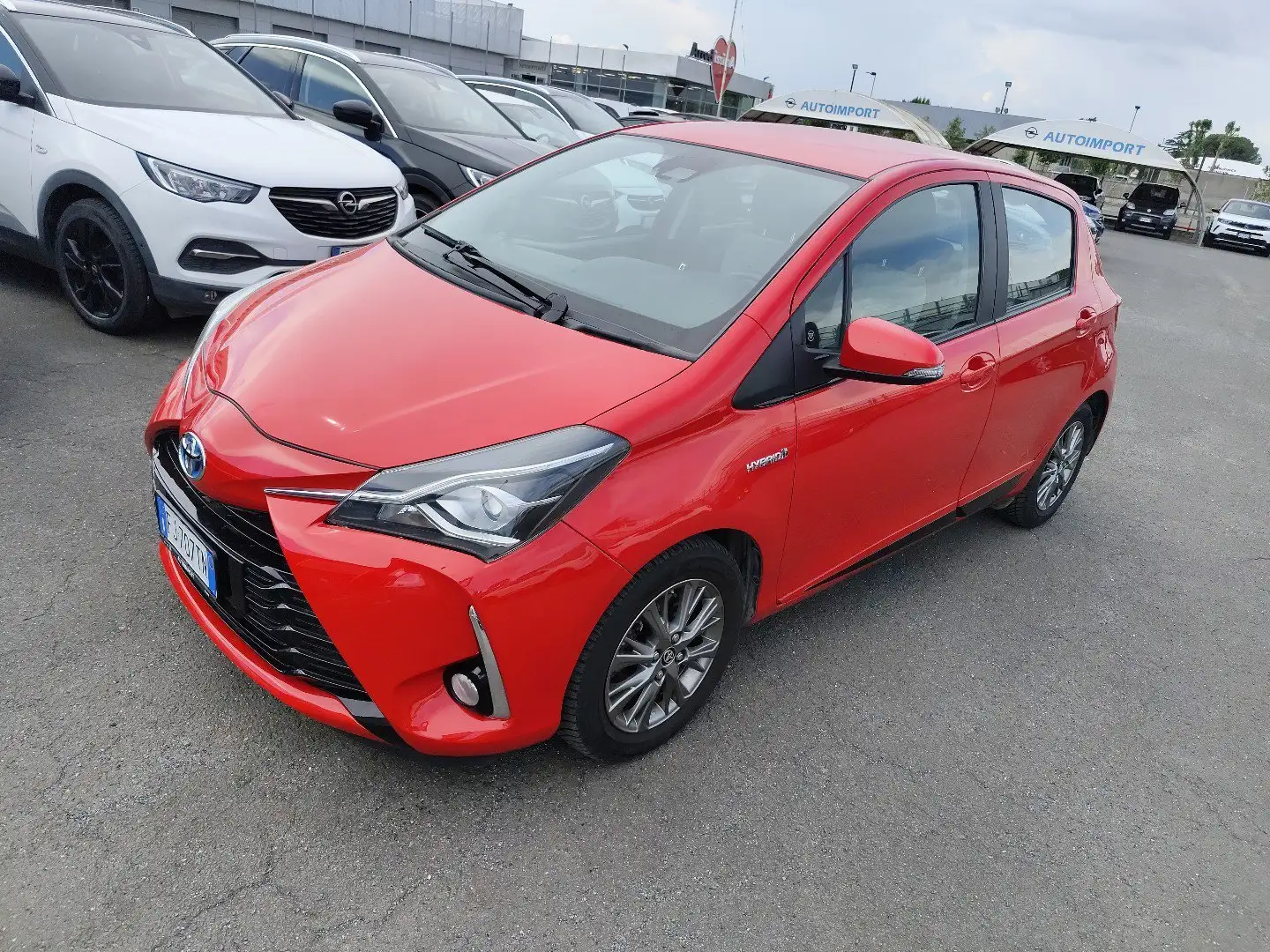 Toyota Yaris 1.5 Hybrid 5 porte Active Rosso - 2