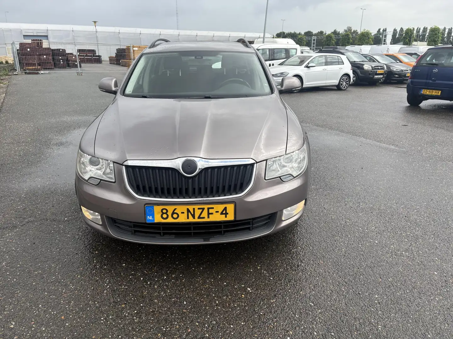 Skoda Superb Combi 1.4 TSI Comfort Business Line Grijs - 2