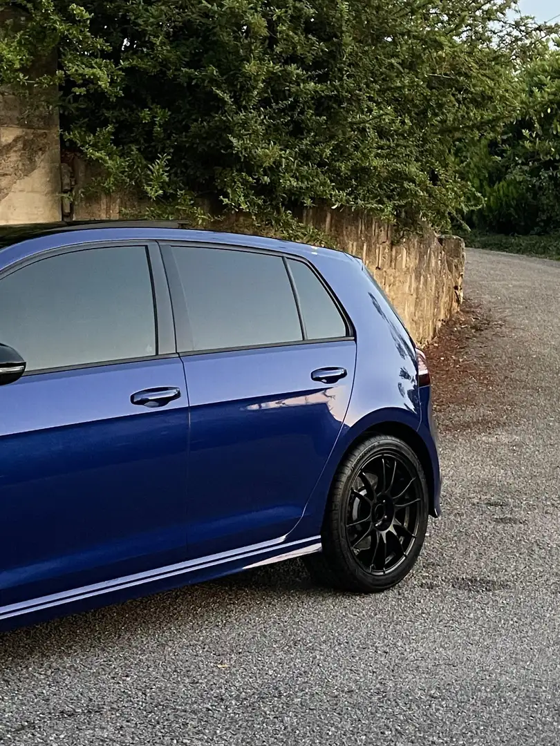 Volkswagen Golf R - 1