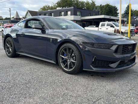 2025 Ford Mustang Dark Horse 700A + Dark appearance Pack