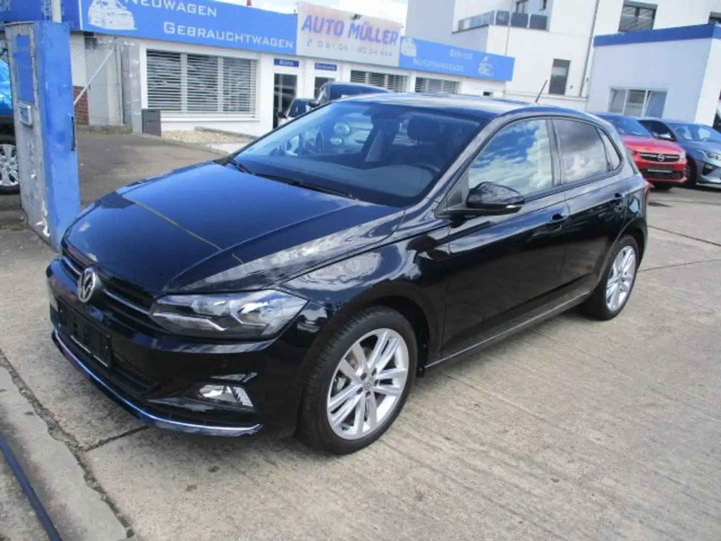 Volkswagen Polo 1.0i.TSI.Highline.Klima.PDC.Navi.Wenig KM. Negro - 2