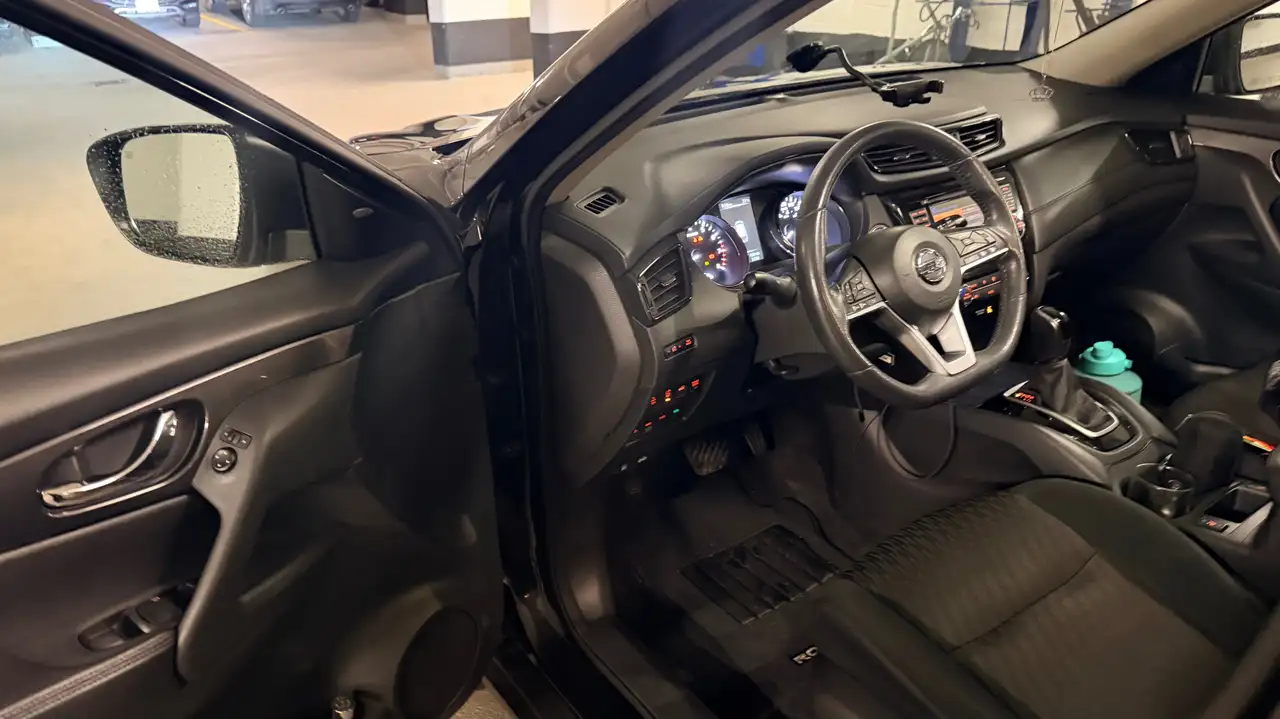 Nissan Rogue снимка Nissan Rogue