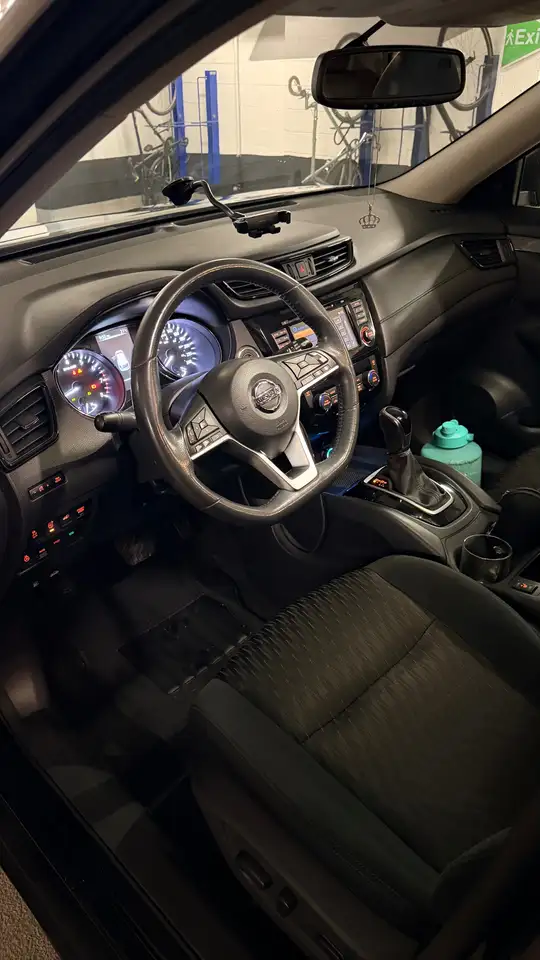 Nissan Rogue снимка Nissan Rogue