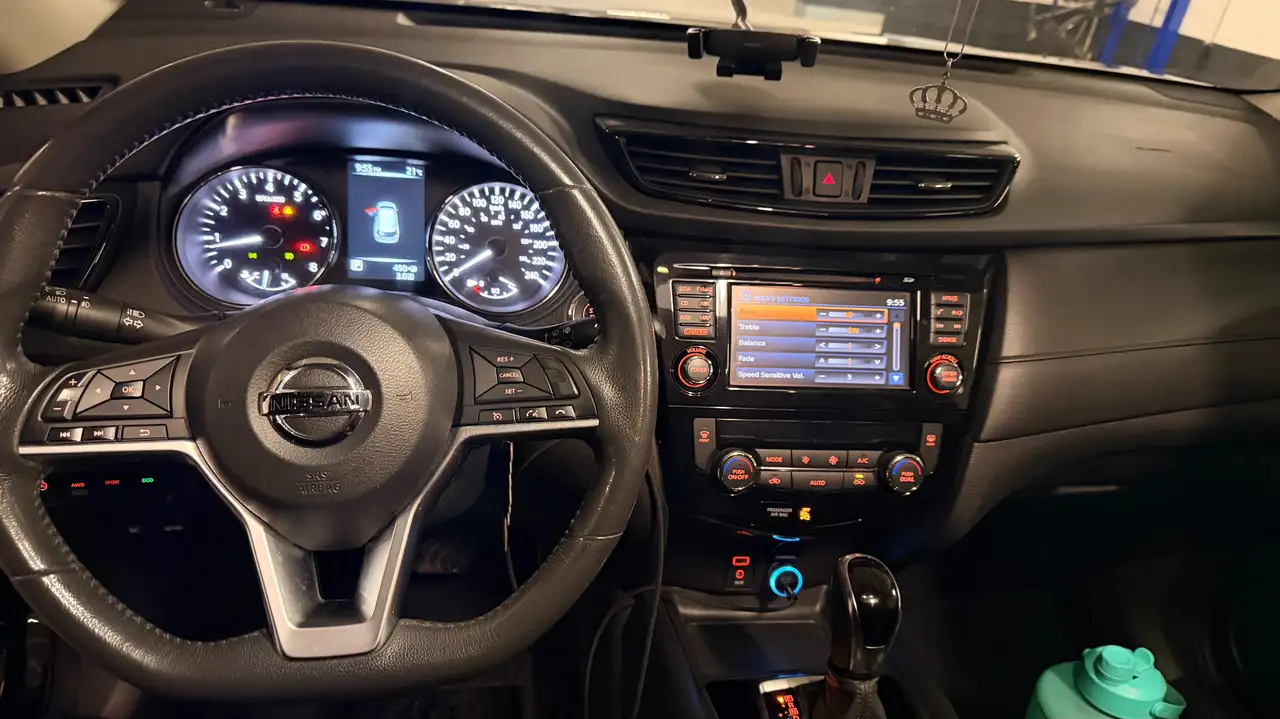 Nissan Rogue снимка Nissan Rogue