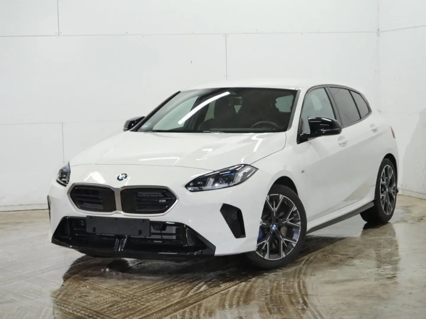 BMW 135 LIMOUSINE xDRIVE - NAVI+LED+KAMERA+SHADOW+DAB Weiß - 1