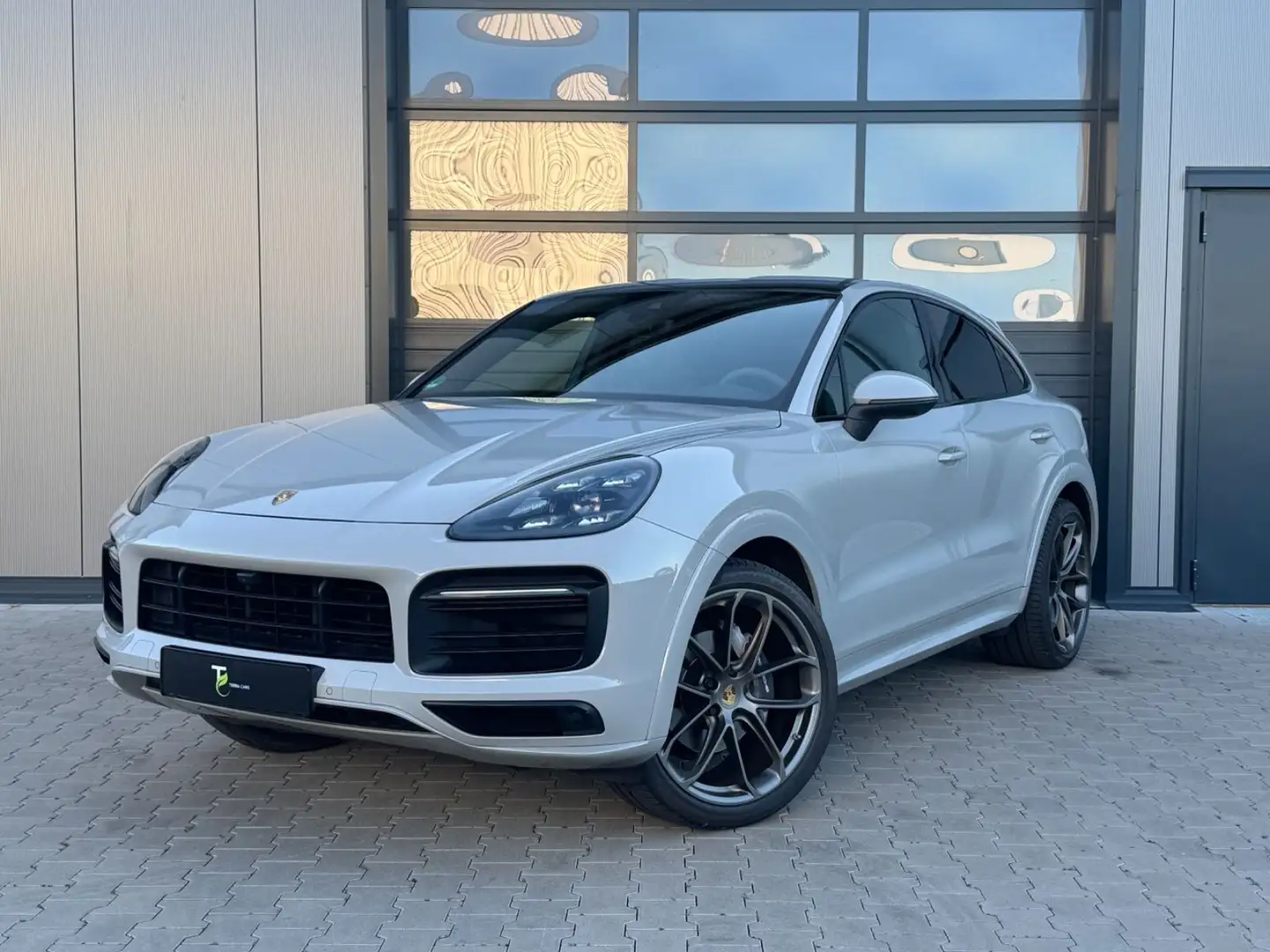 Porsche Cayenne Coupe Kreide SportDesign 22'' GT Matrix Grau - 1