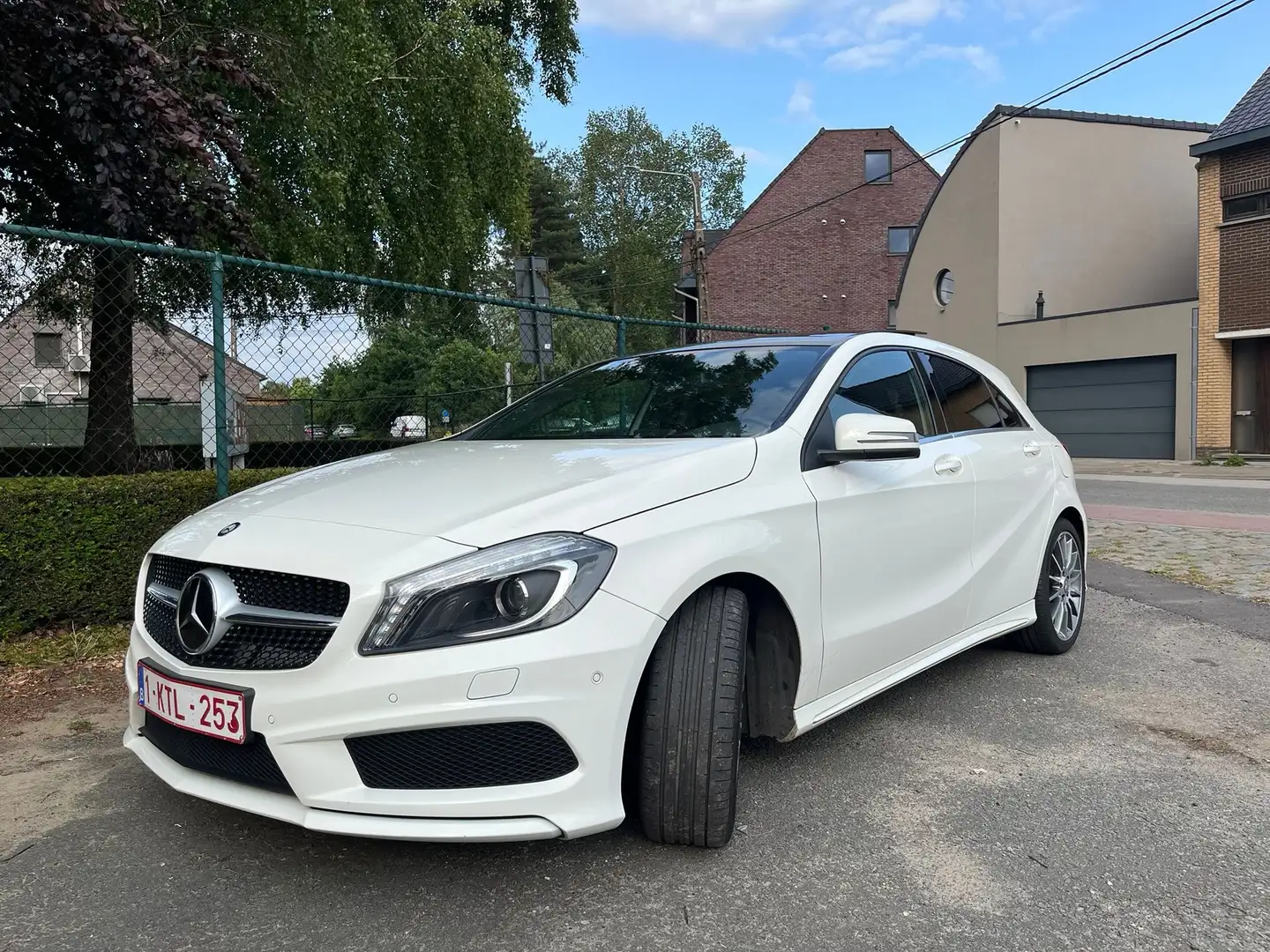 Mercedes-Benz A 160 A 160 CDI AMG Sport Line + Panoramisch Schuifdak Wit - 1