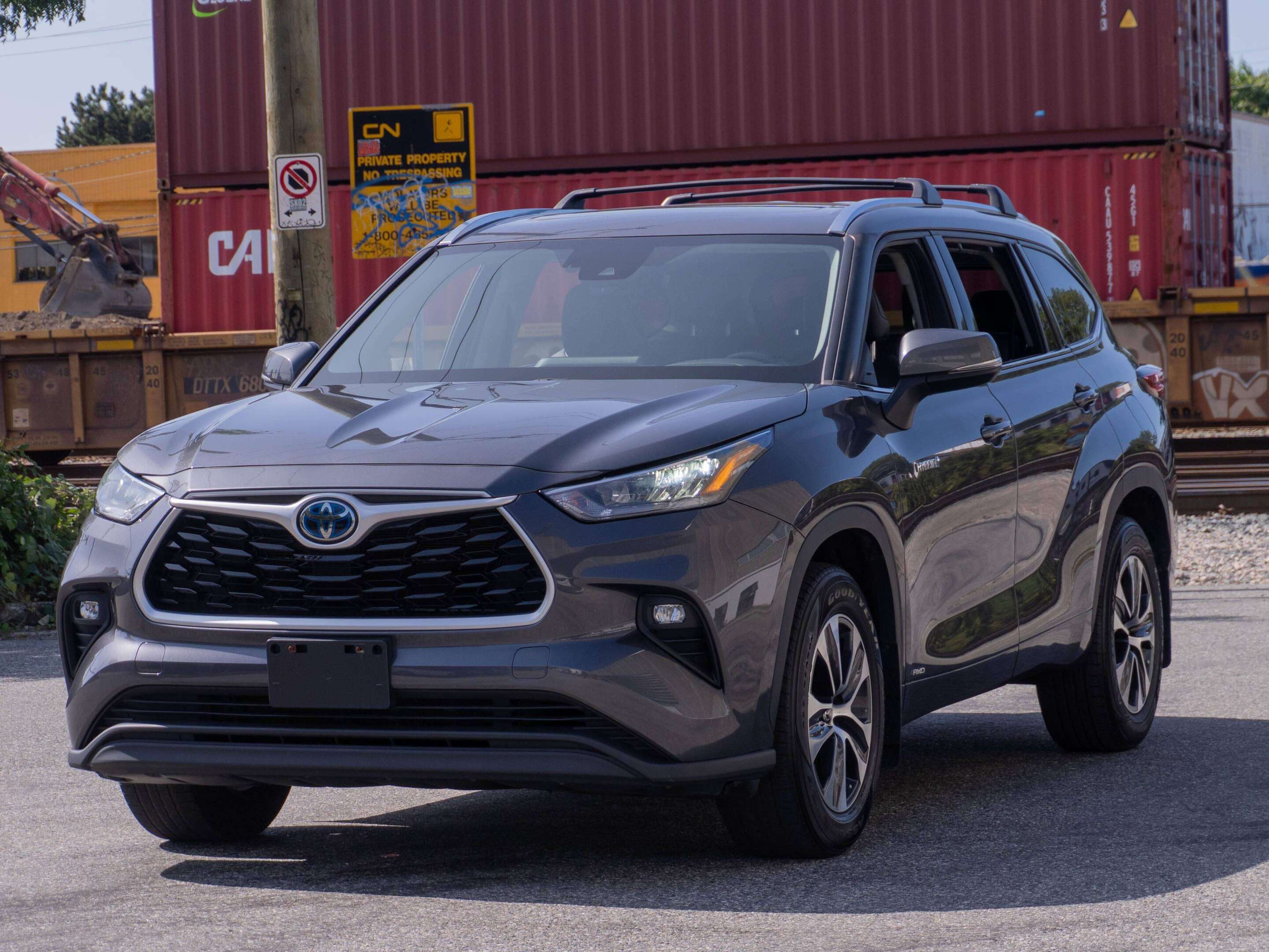 Gray 2021 Toyota Highlander Hybrid SUV / Crossover All-Wheel Drive Automatic