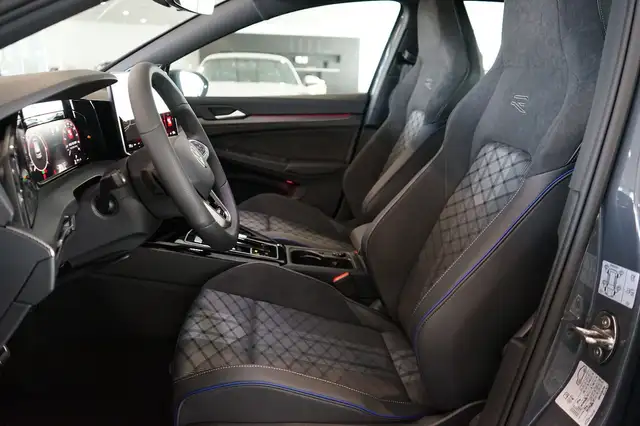 Volkswagen Golf view 9