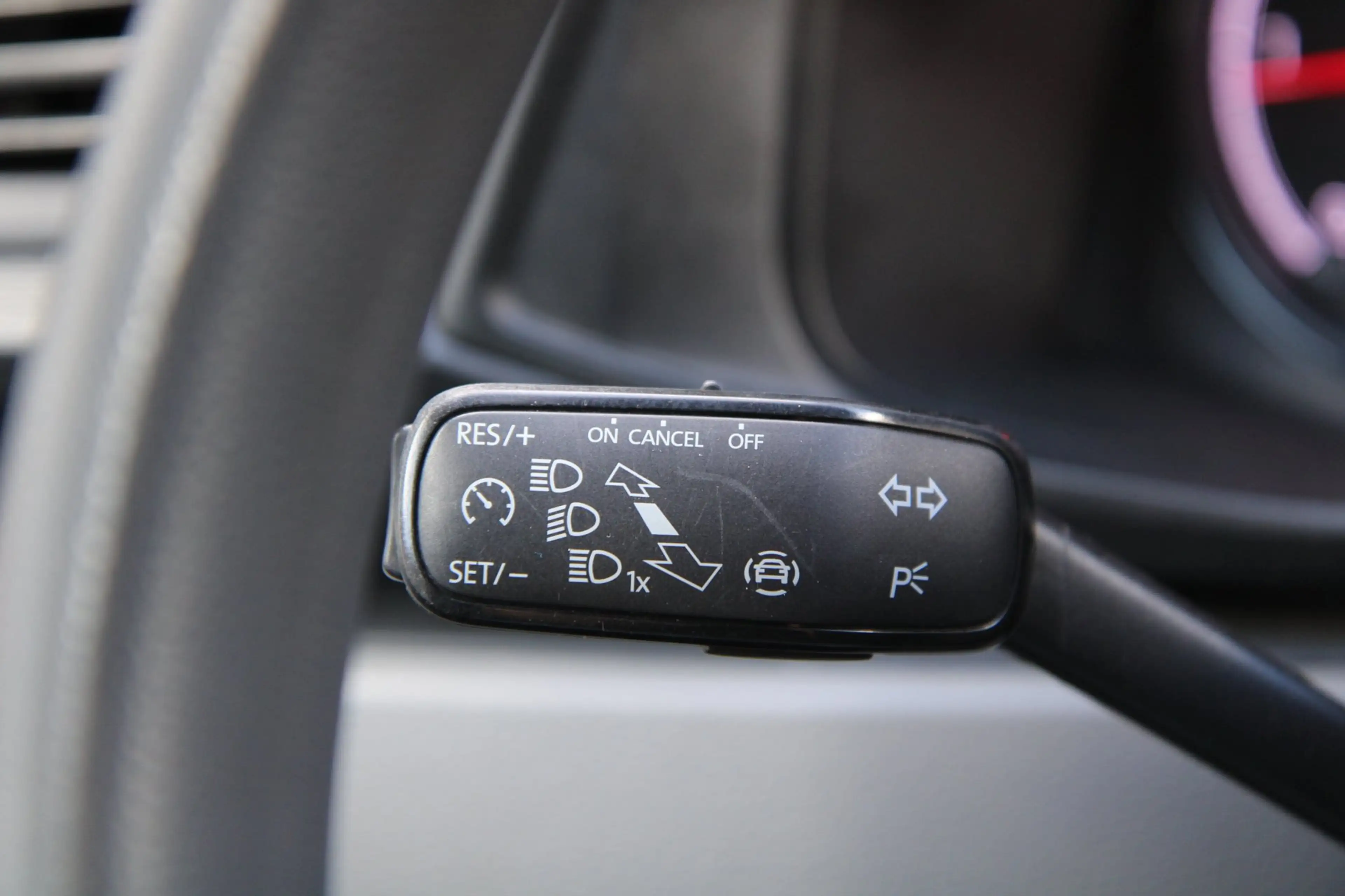 Volkswagen Transporter 2.0 TDI L1H1 30 / 3-Pers. / AppConnect / Nw Model — photo 23