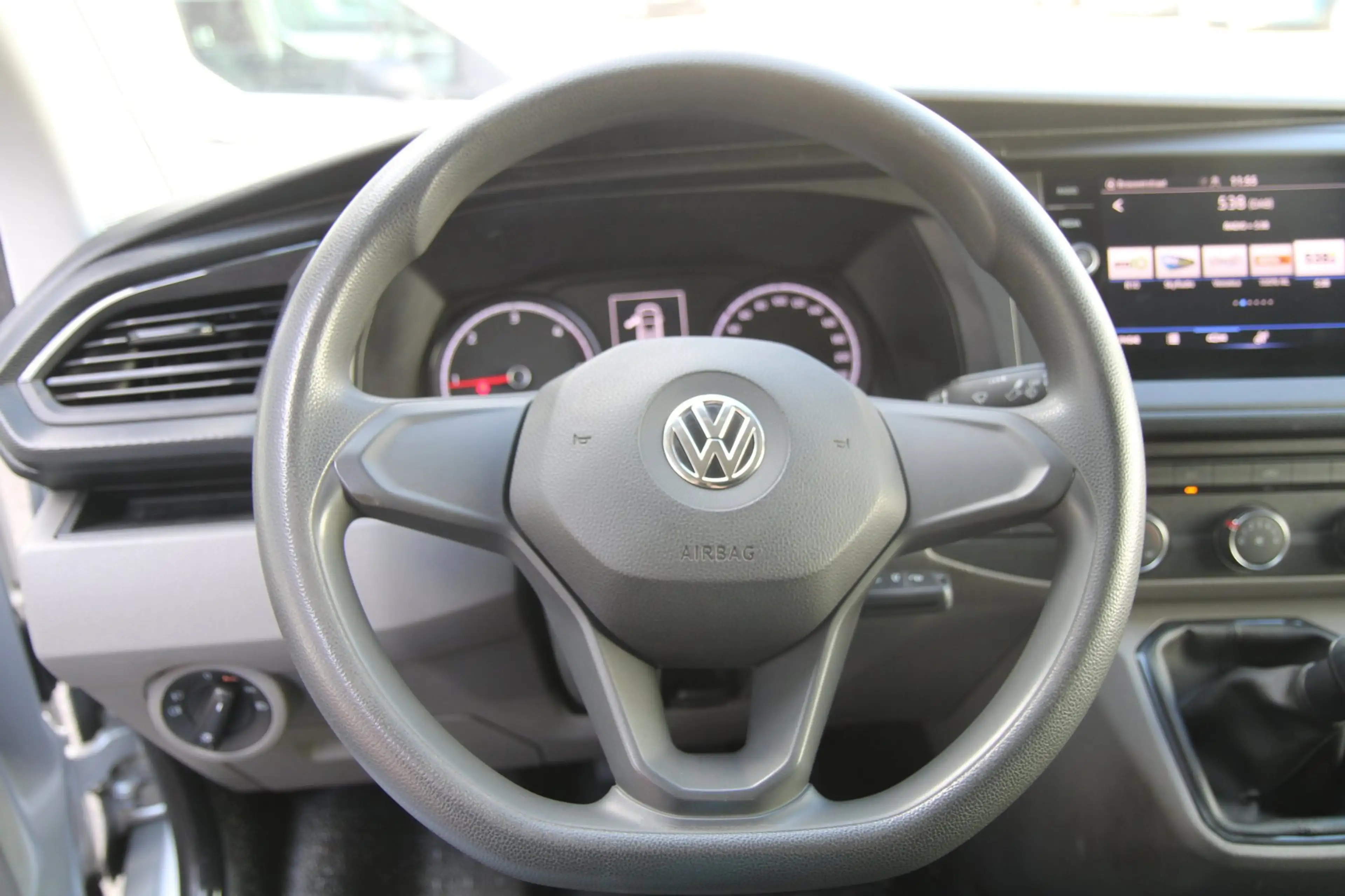 Volkswagen Transporter 2.0 TDI L1H1 30 / 3-Pers. / AppConnect / Nw Model — photo 20