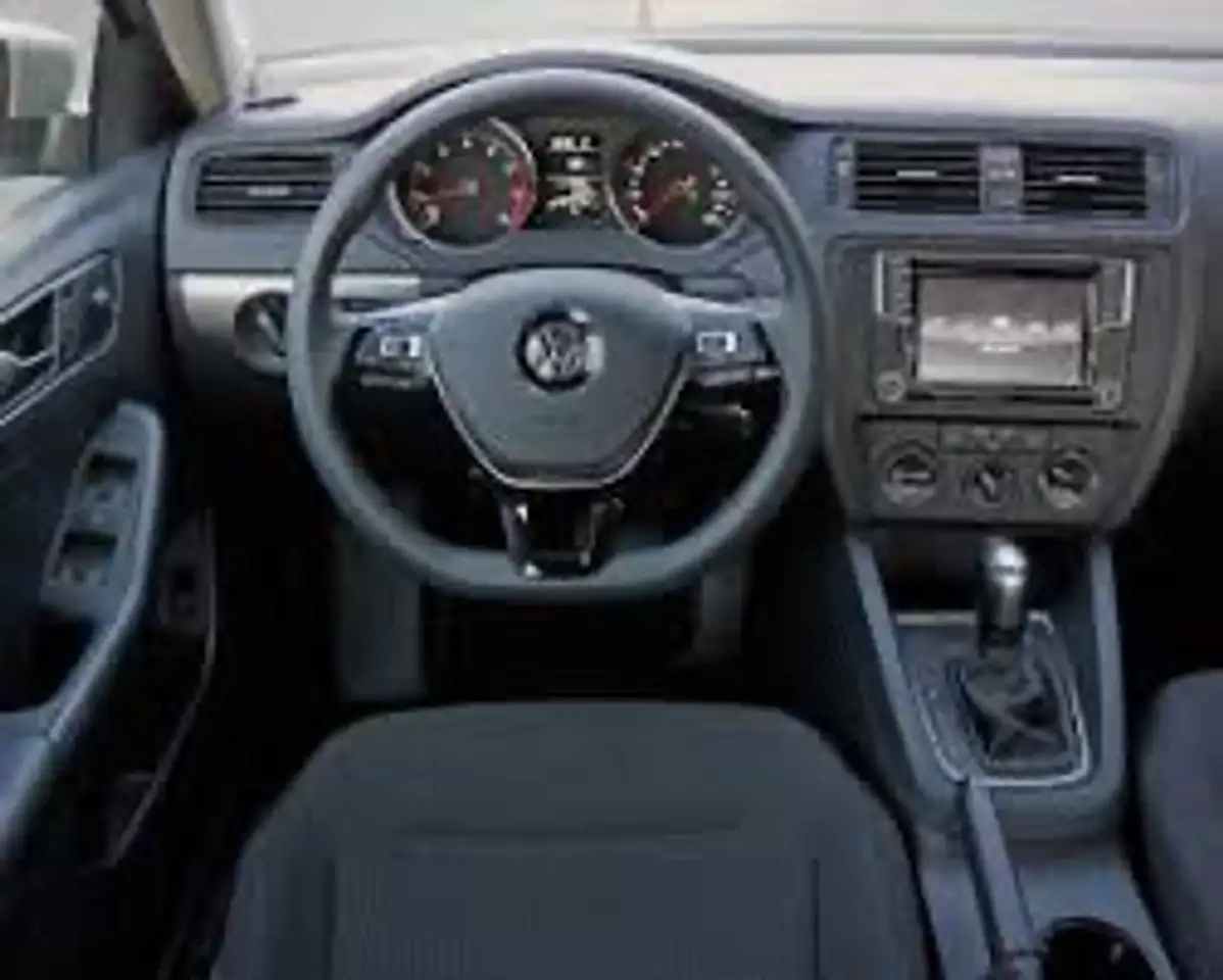 Volkswagen Jetta снимка Volkswagen Jetta