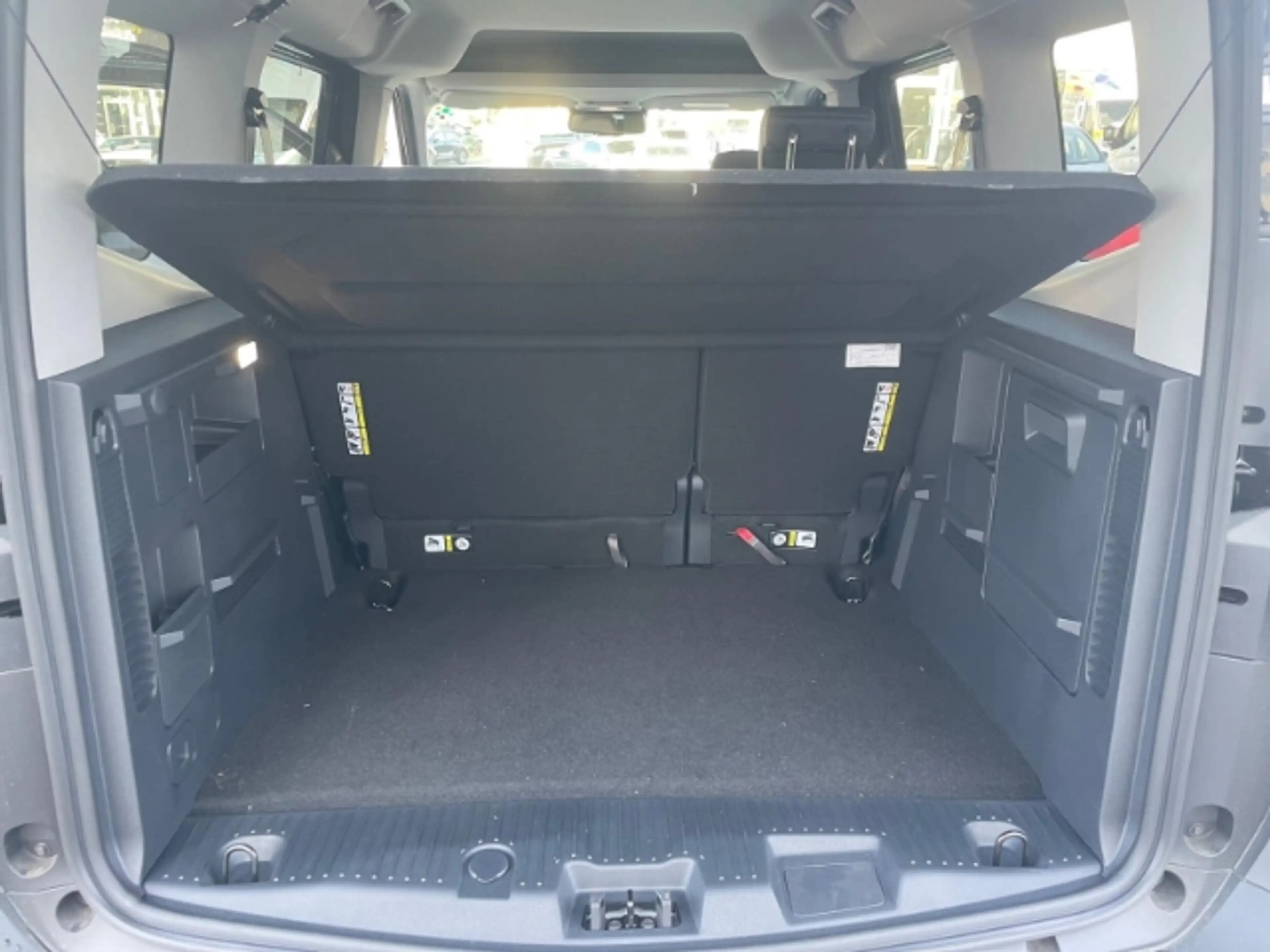 Ford Tourneo Courier Active+Kamera+Navi+Abstandswarner+Sitzheizung — photo 12