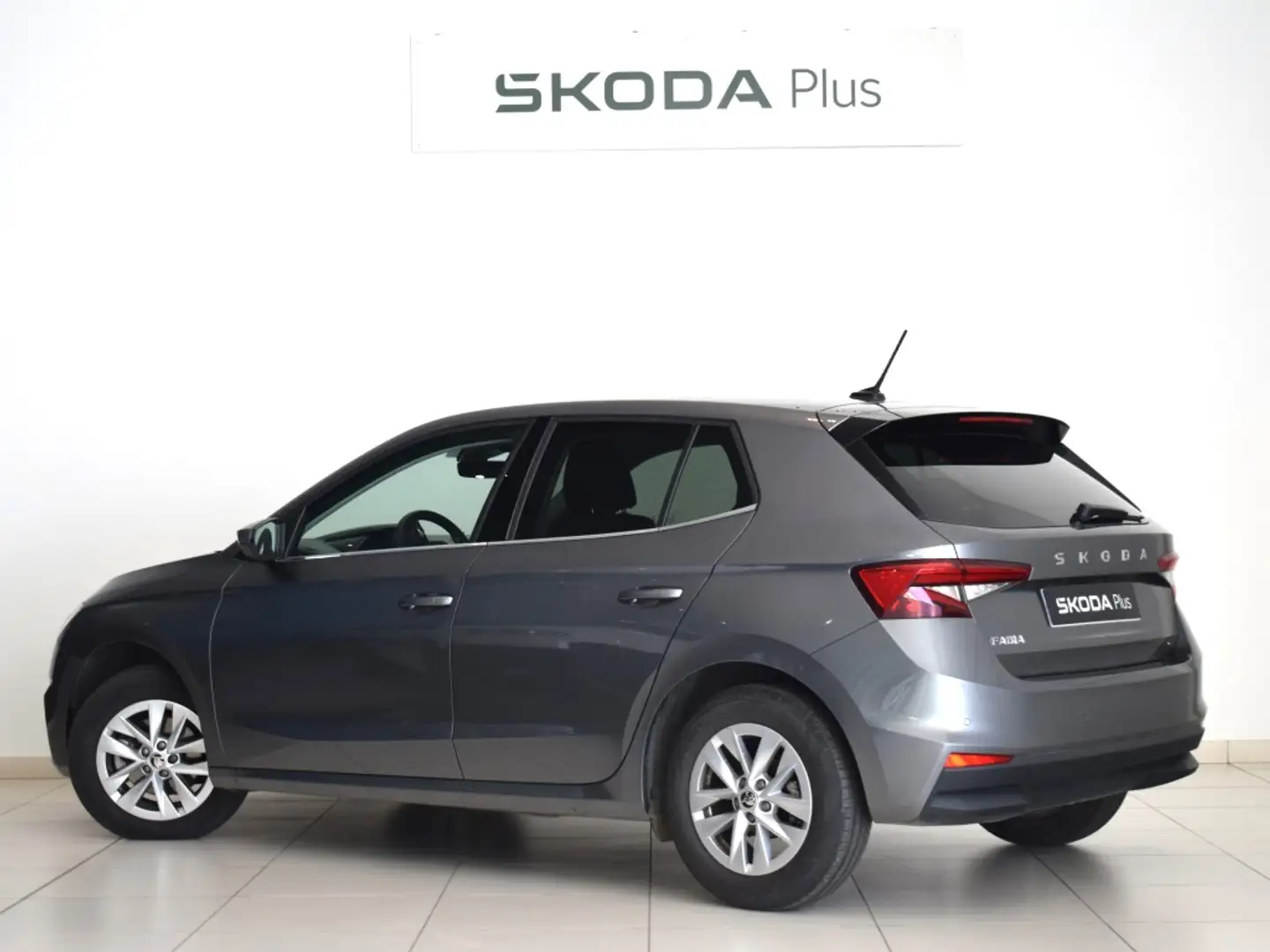Skoda Fabia 1.0 TSI Design 85kW Gris - 2