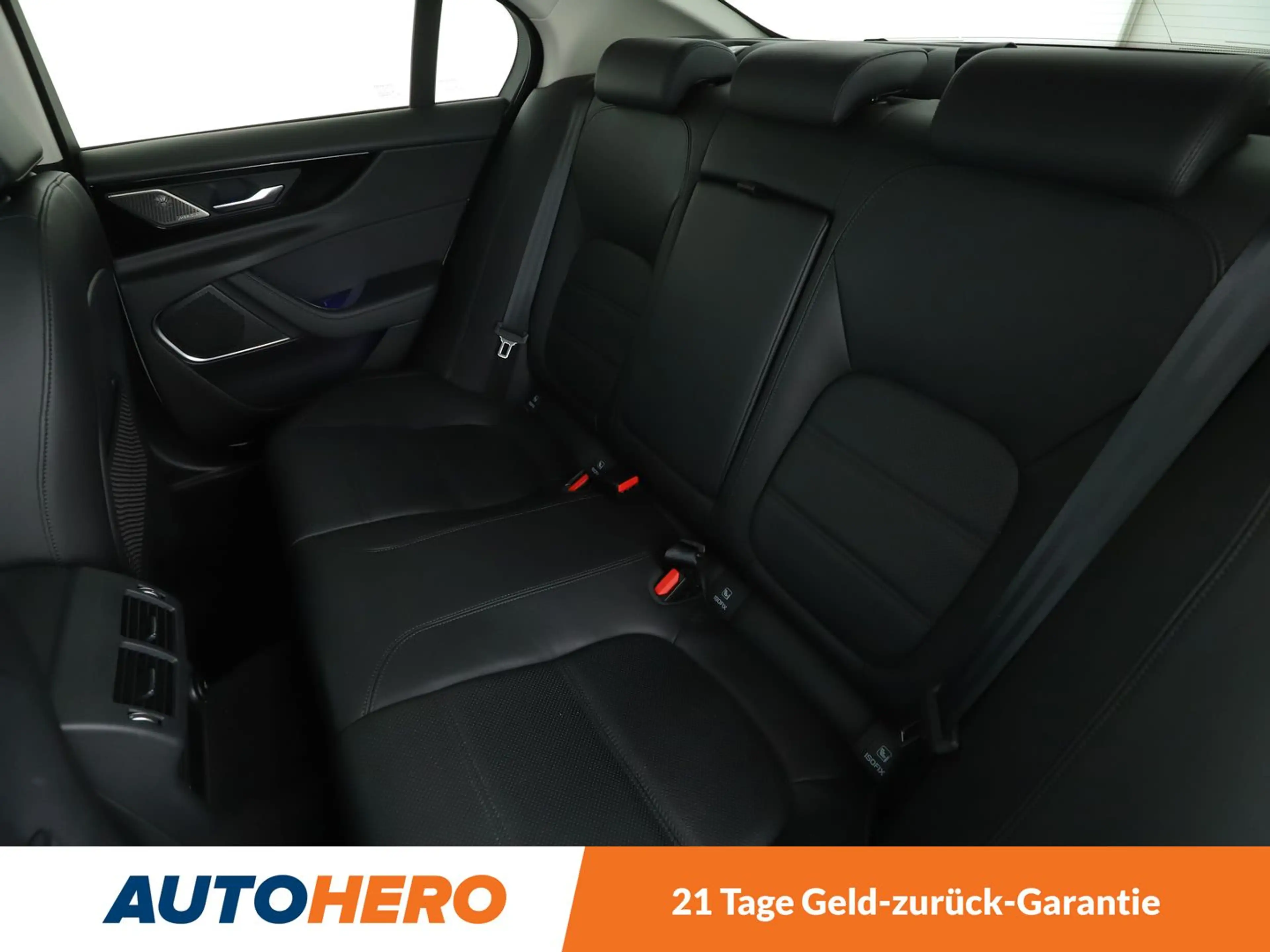 Jaguar XE 25t SE Aut*NAVI*LED*ACC*CAM*PDC*SHZ* — photo 14