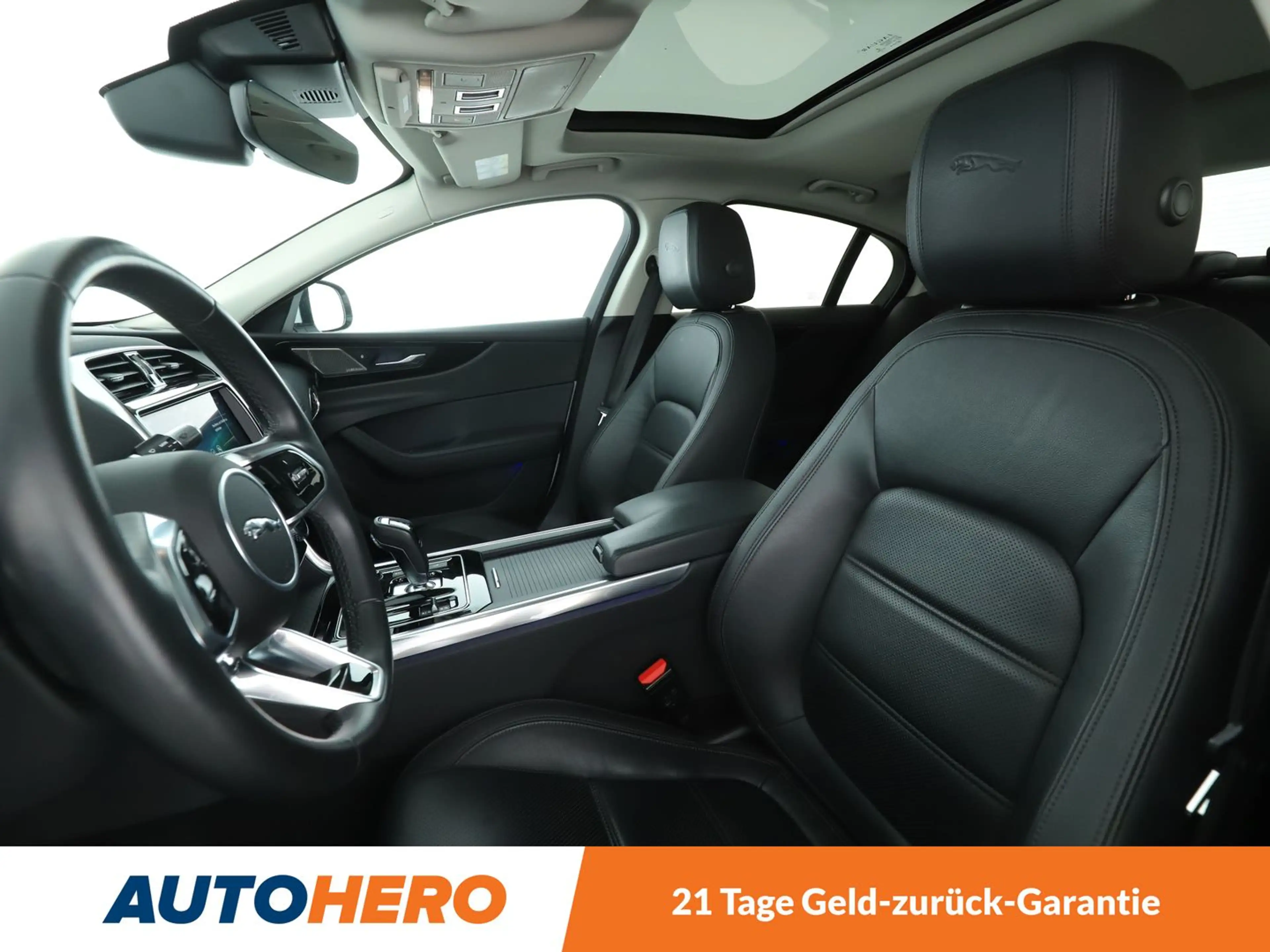 Jaguar XE 25t SE Aut*NAVI*LED*ACC*CAM*PDC*SHZ* — photo 10