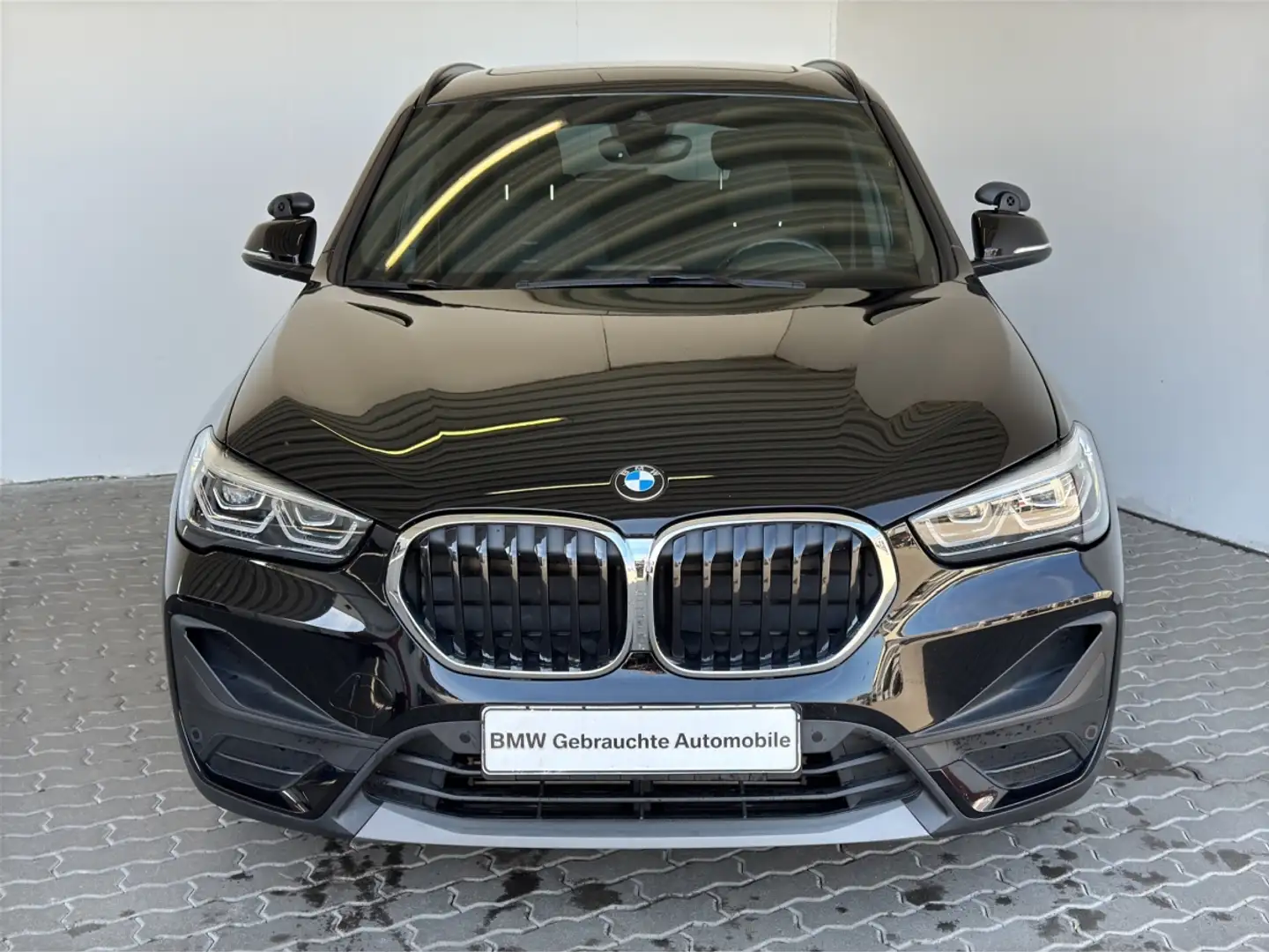 BMW X1 sDrive18d Advantage Navi.LED.GSD.RFK.PDC.SHZ Schwarz - 1