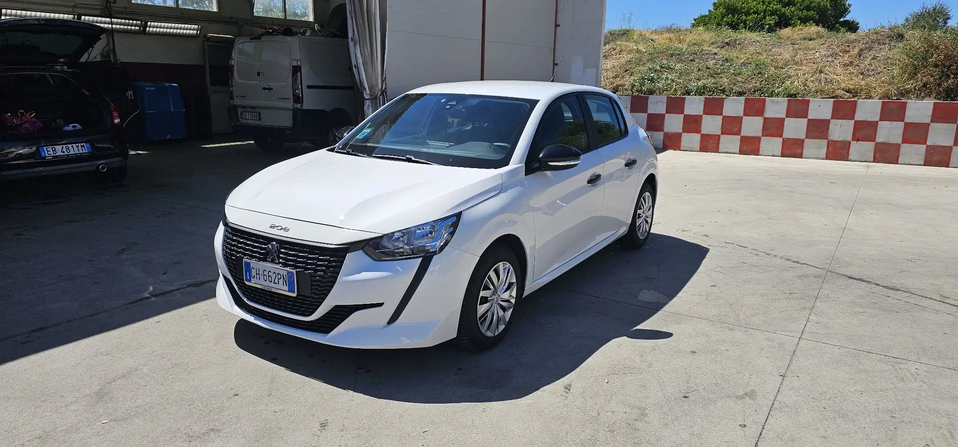 Peugeot 208 1.5 bluehdi Active s&s 100cv - 1