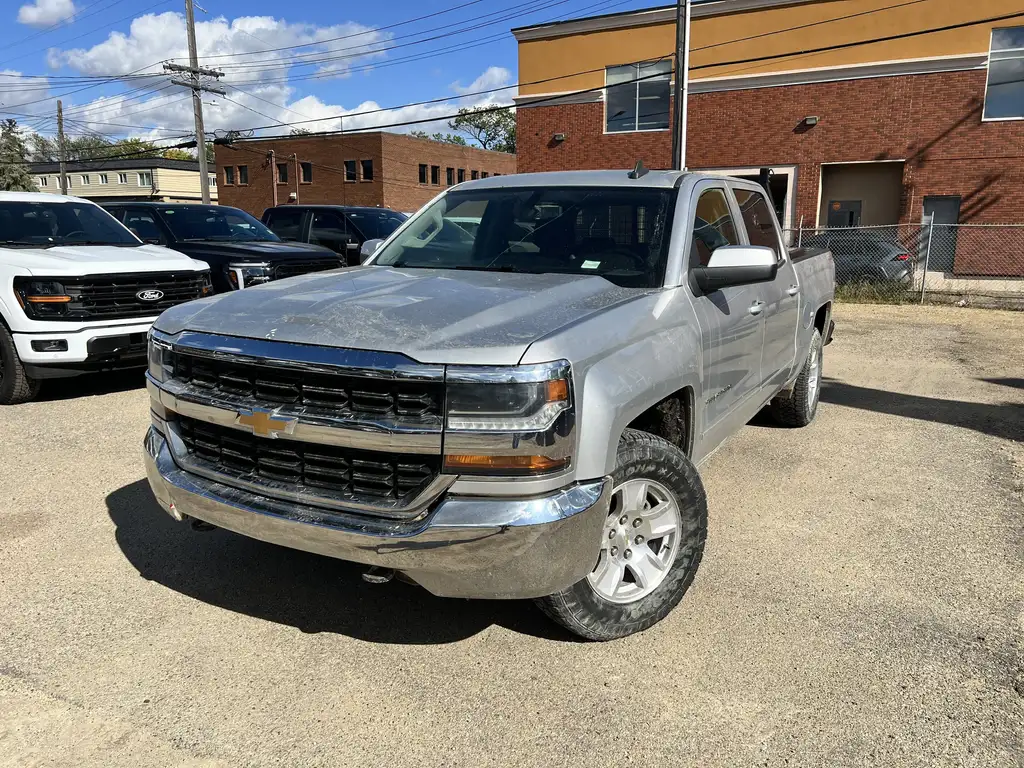2017 Chevrolet Silverado 1500 LT Crew Cab 144 | EZ Lift Tailgate | CarPlay | Rea — photo 2