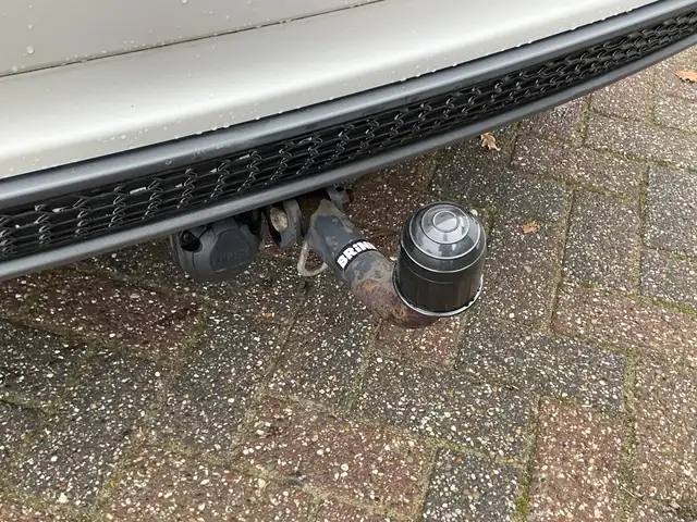 Audi Q3 view 4