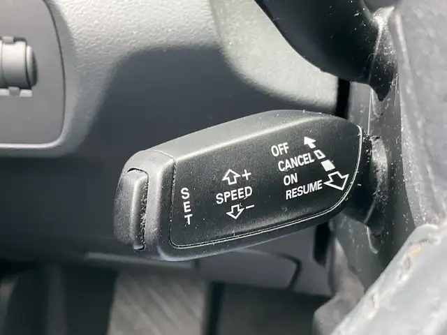 Audi Q3 view 8